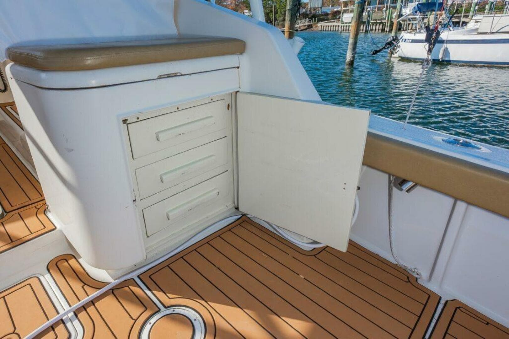 1987 Custom Carolina Island Boatworks 34 Express — photo 12