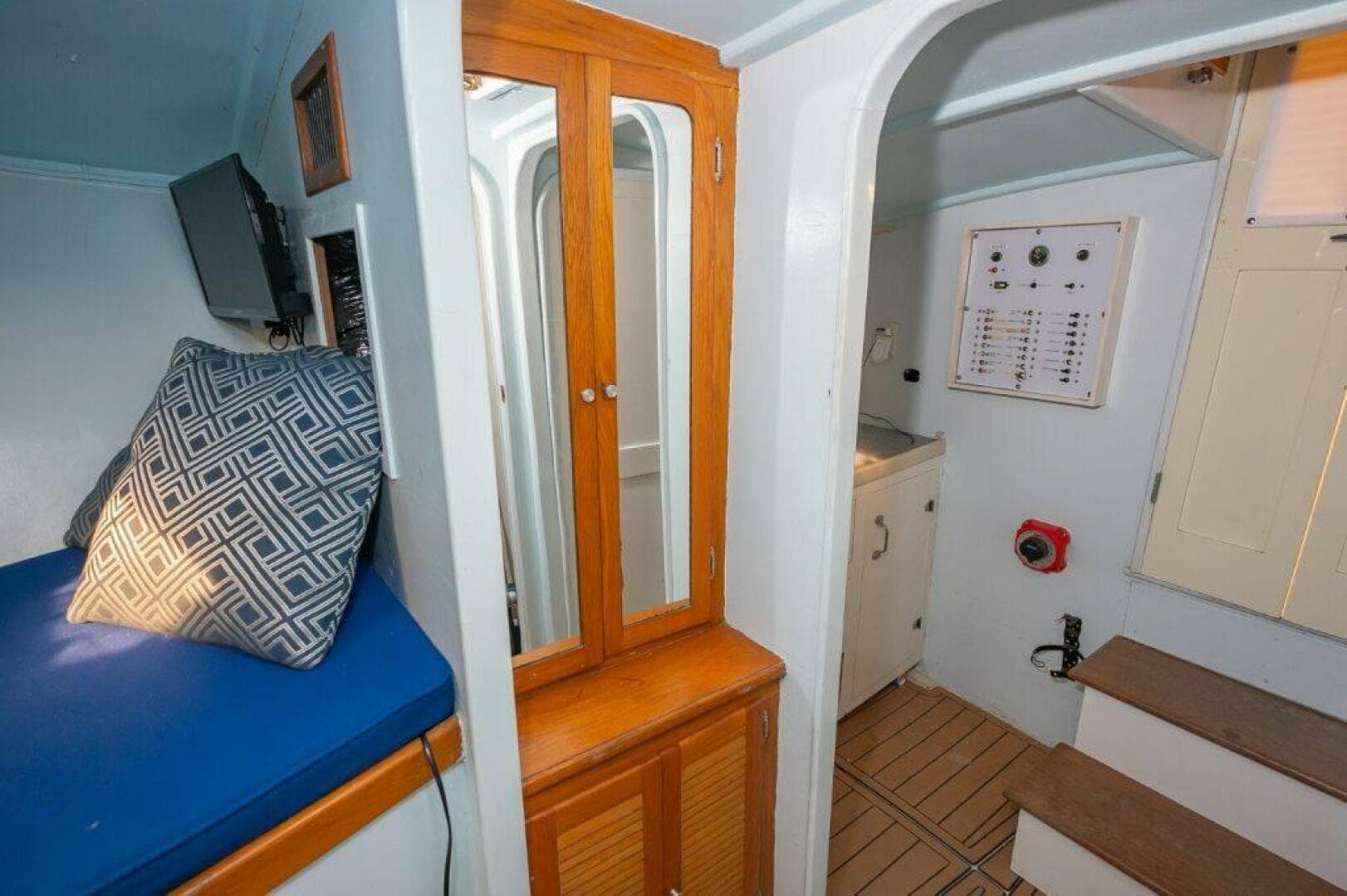 1987 Custom Carolina Island Boatworks 34 Express — photo 20