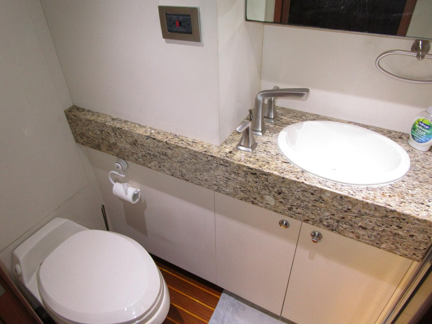 1989 Striker 62 Convertible — photo 22