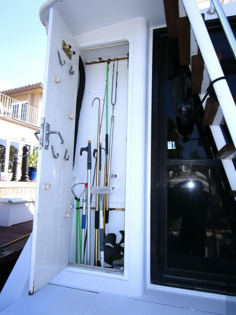 1989 Striker 62 Convertible — photo 49