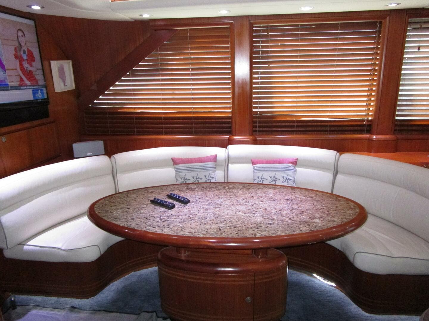 1989 Striker 62 Convertible — photo 11