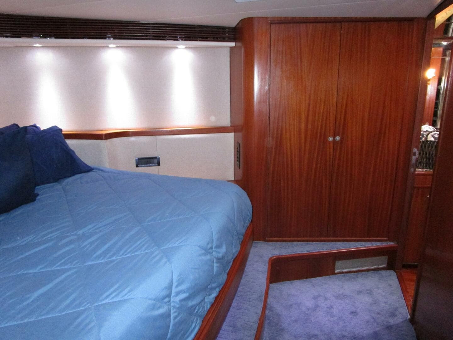 1989 Striker 62 Convertible — photo 30