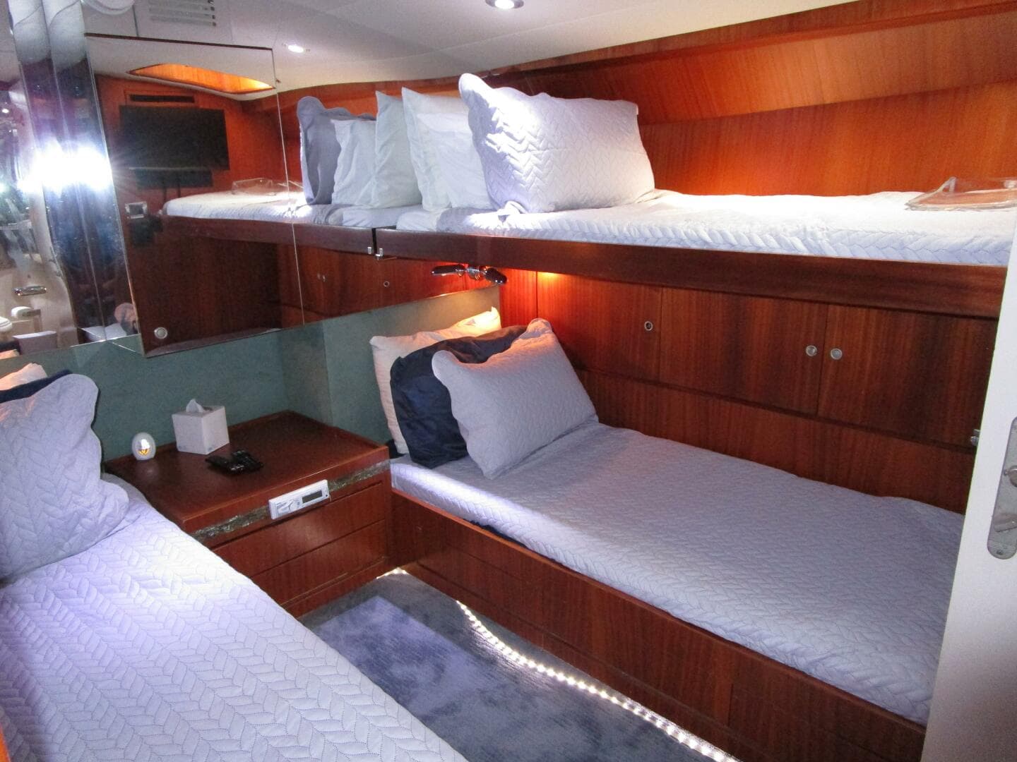 1989 Striker 62 Convertible — photo 24