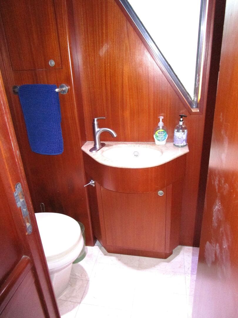 1989 Striker 62 Convertible — photo 5