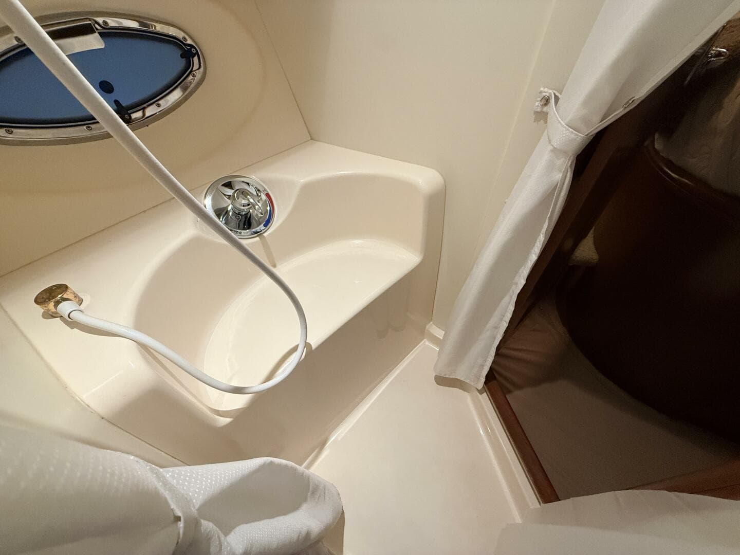 2006 Silverton 38 Sport Bridge — photo 30