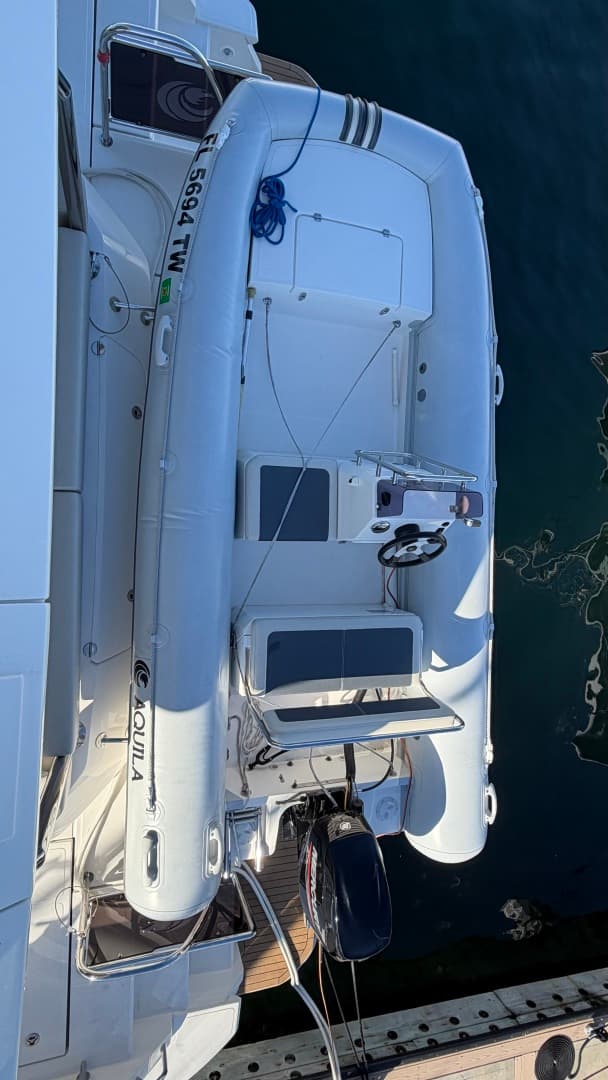 2025 Aquila 54 Enclosed Bridge — photo 81