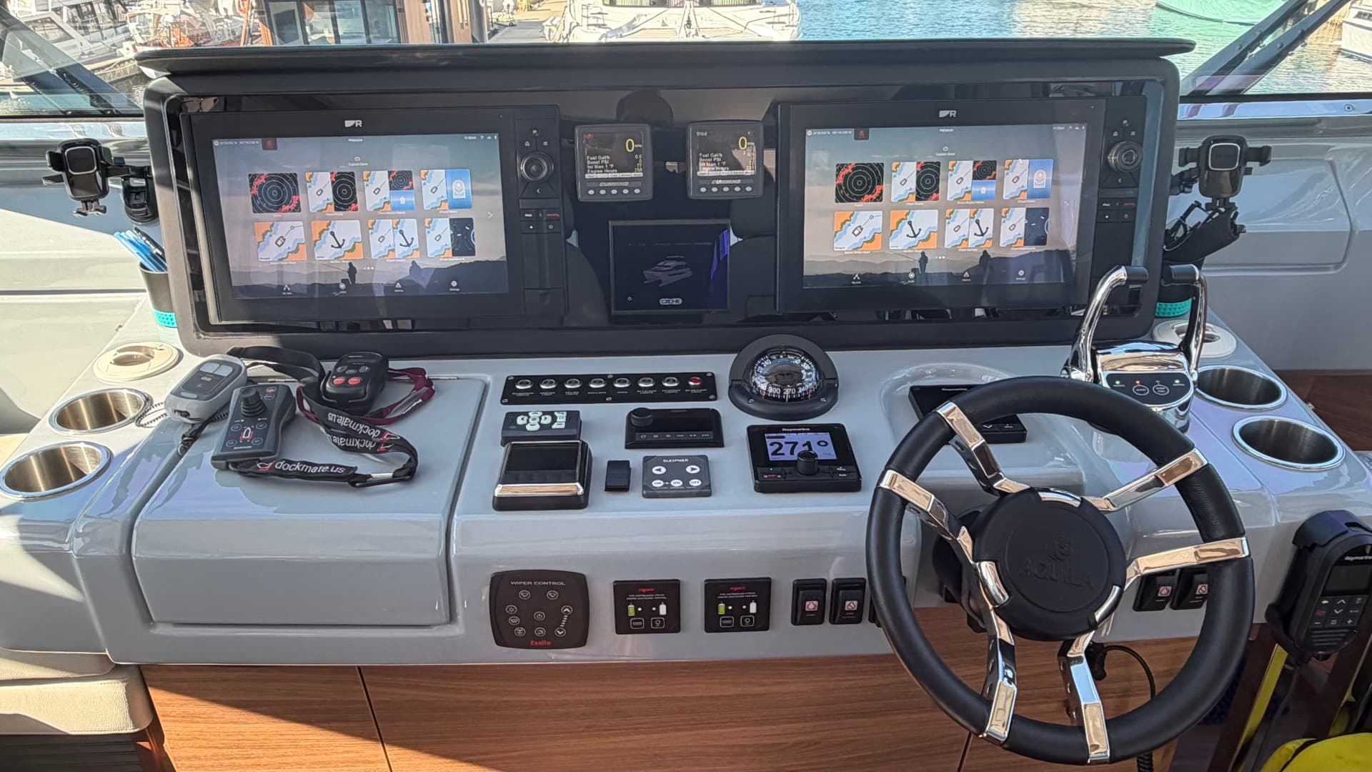 2025 Aquila 54 Enclosed Bridge — photo 71