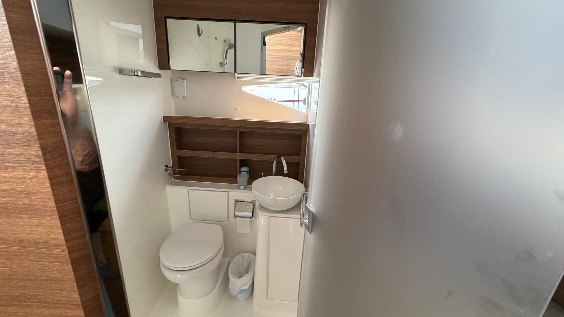 2025 Aquila 54 Enclosed Bridge — photo 85