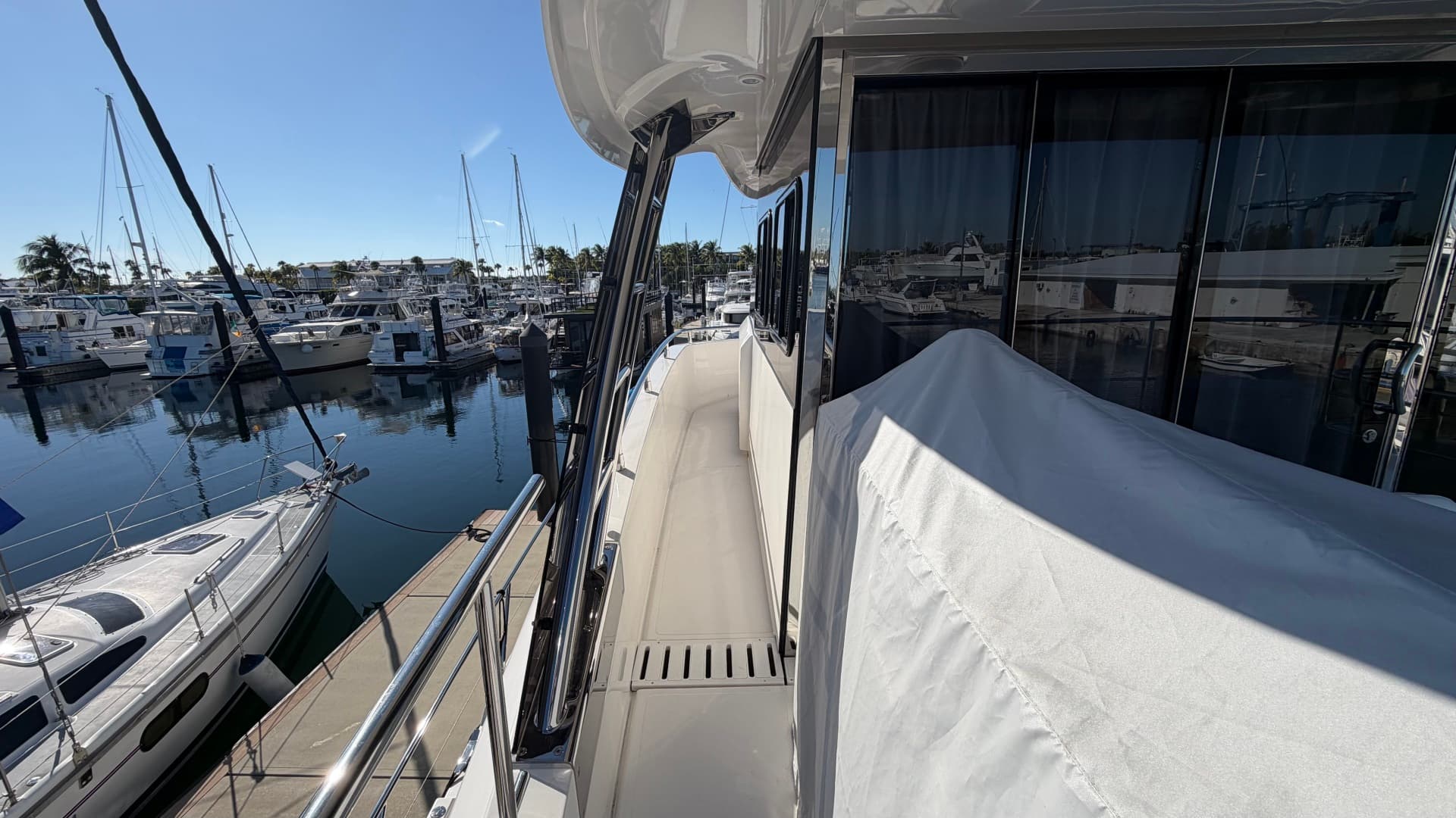 2025 Aquila 54 Enclosed Bridge — photo 14