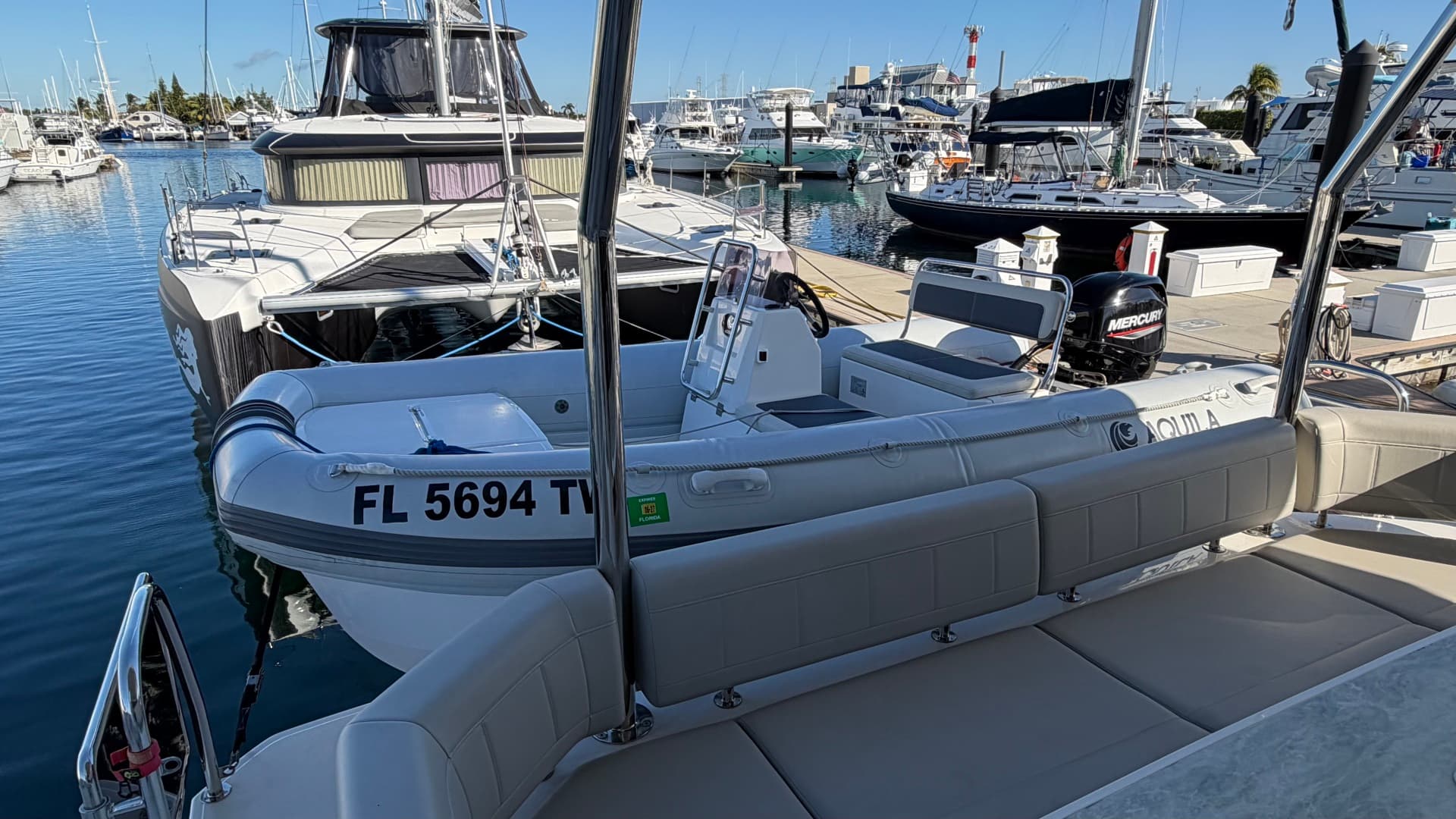 2025 Aquila 54 Enclosed Bridge — photo 8