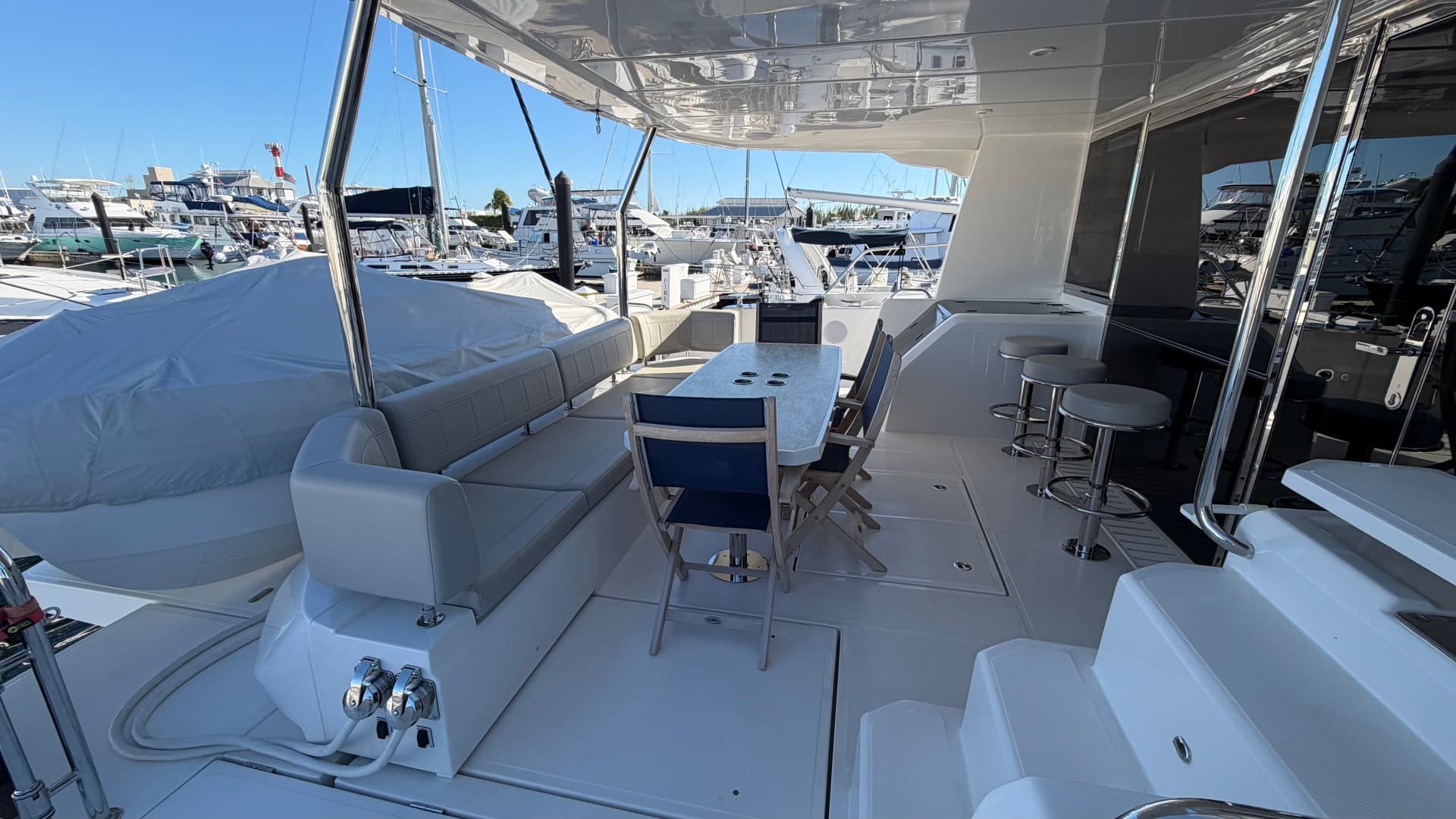 2025 Aquila 54 Enclosed Bridge — photo 55