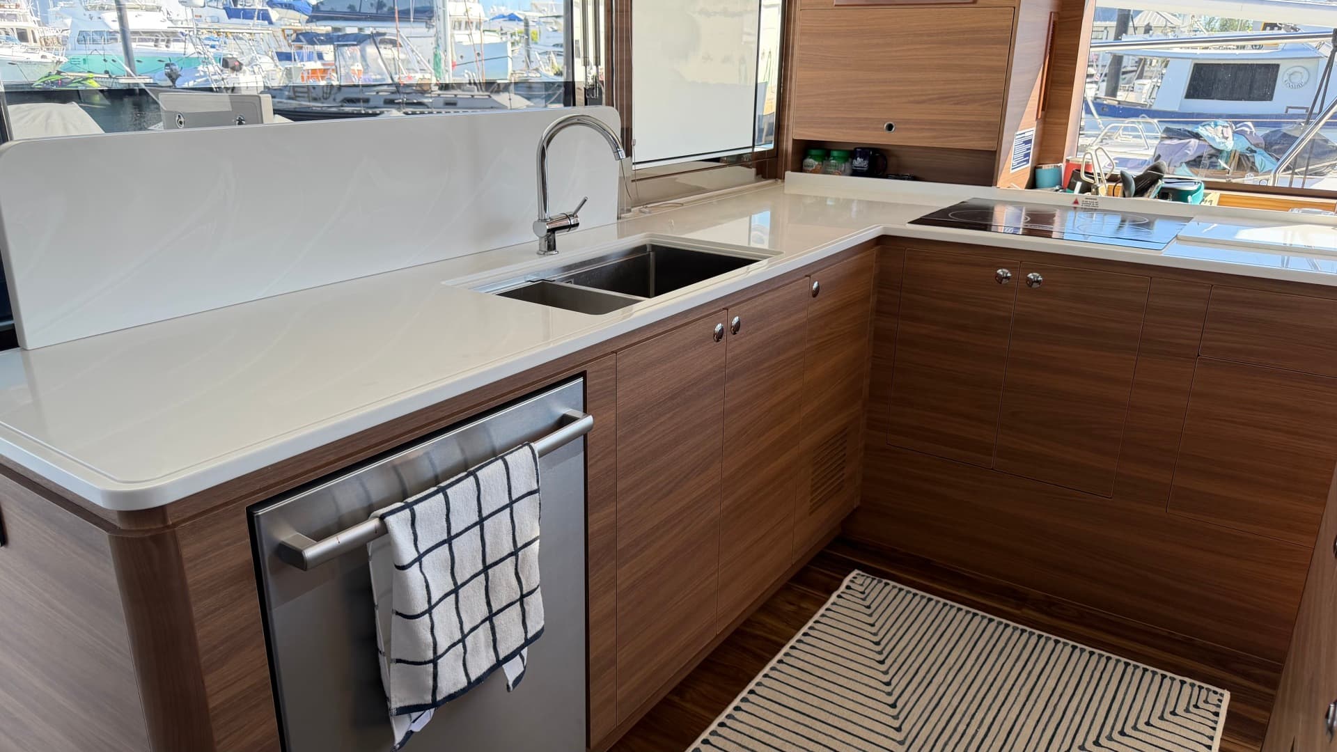 2025 Aquila 54 Enclosed Bridge — photo 28