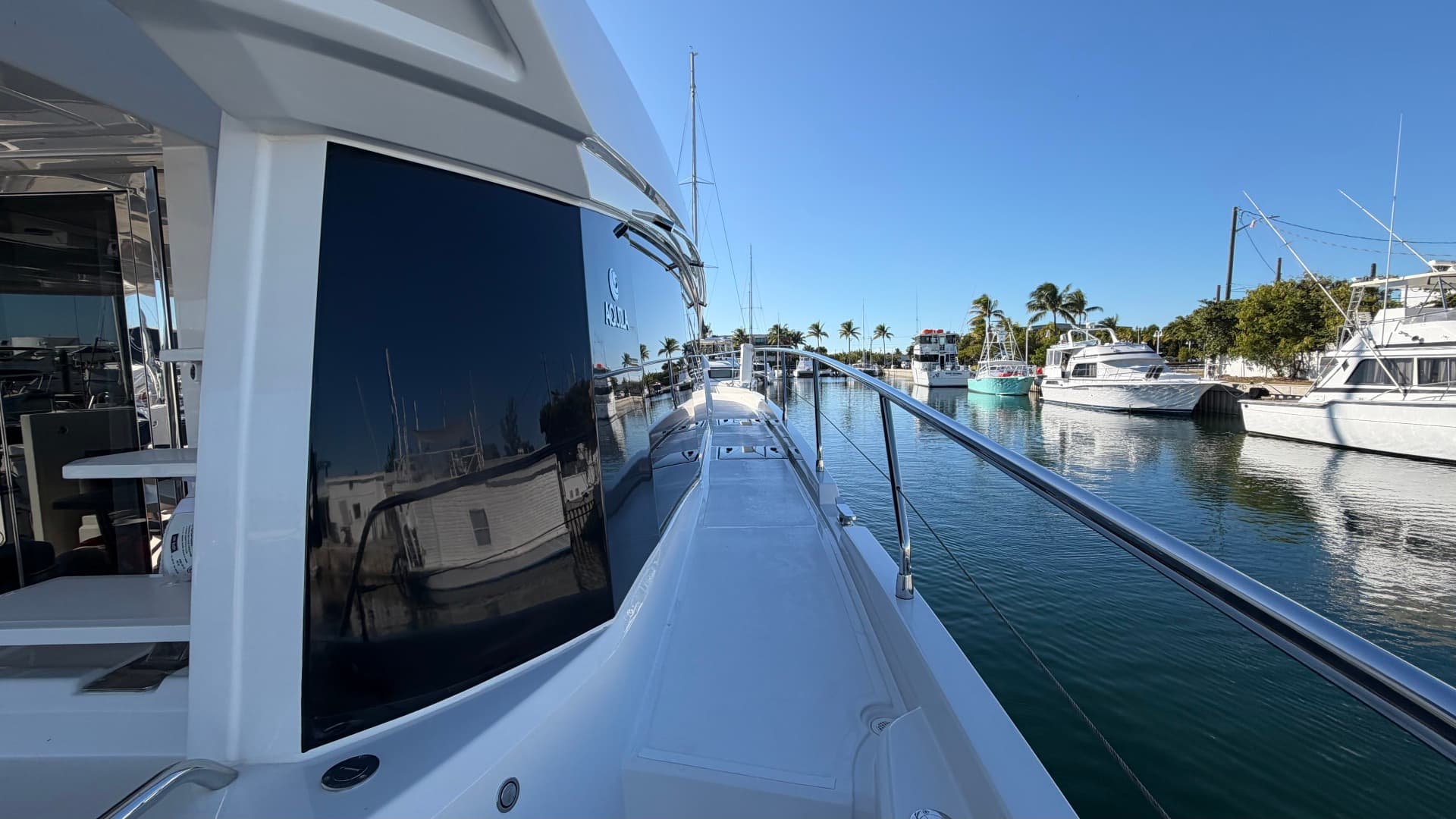 2025 Aquila 54 Enclosed Bridge — photo 20