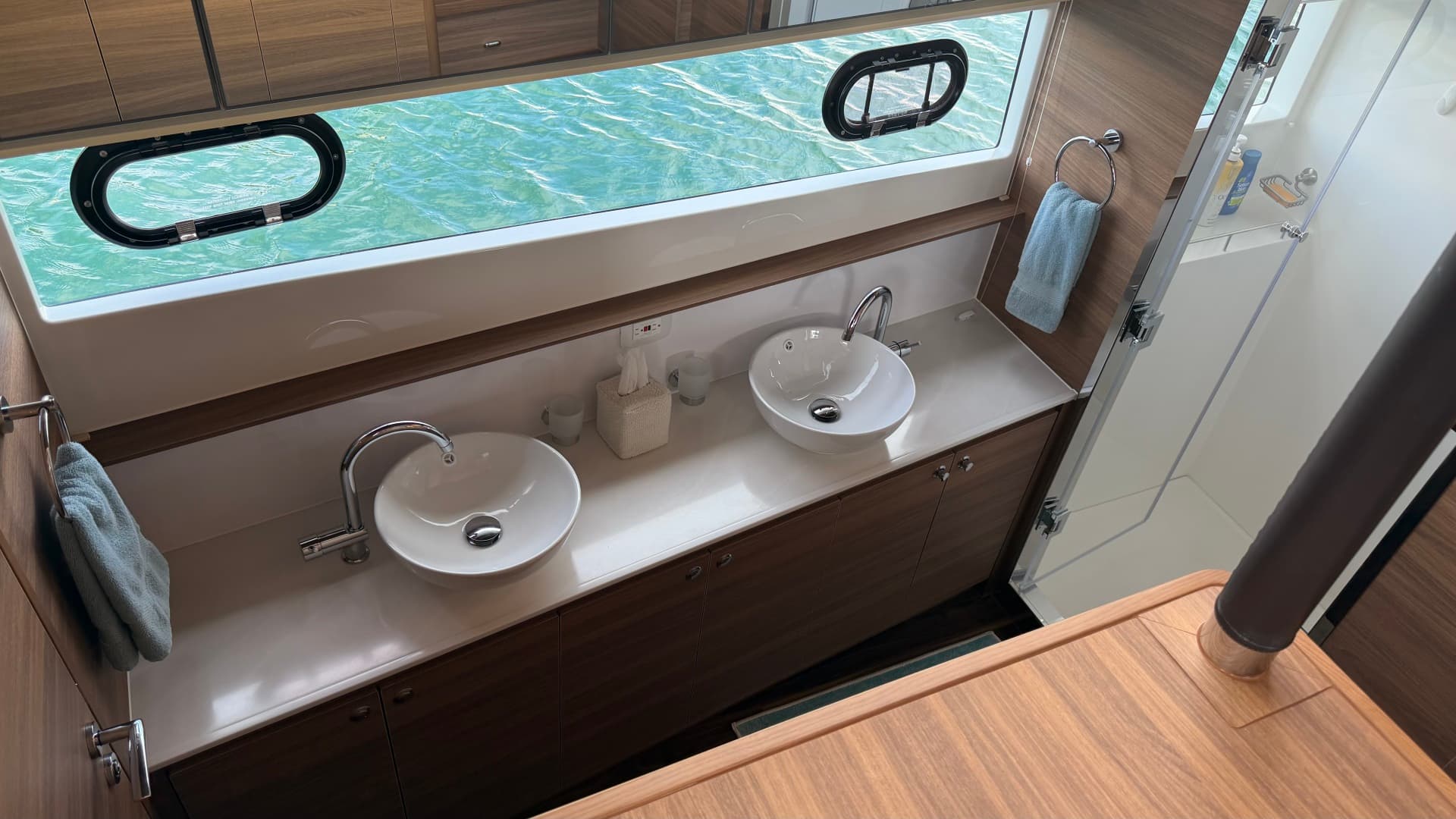 2025 Aquila 54 Enclosed Bridge — photo 96