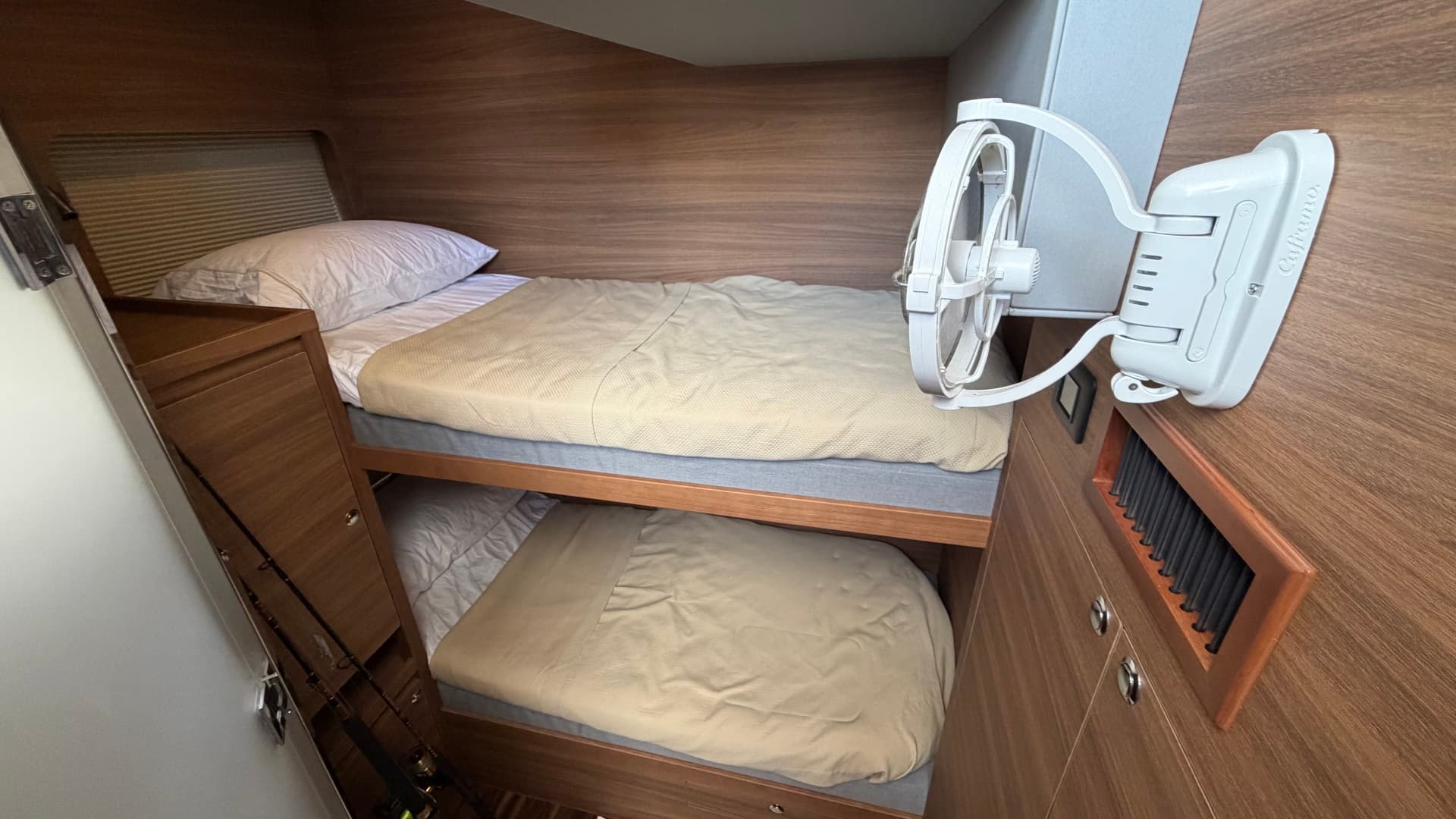 2025 Aquila 54 Enclosed Bridge — photo 90