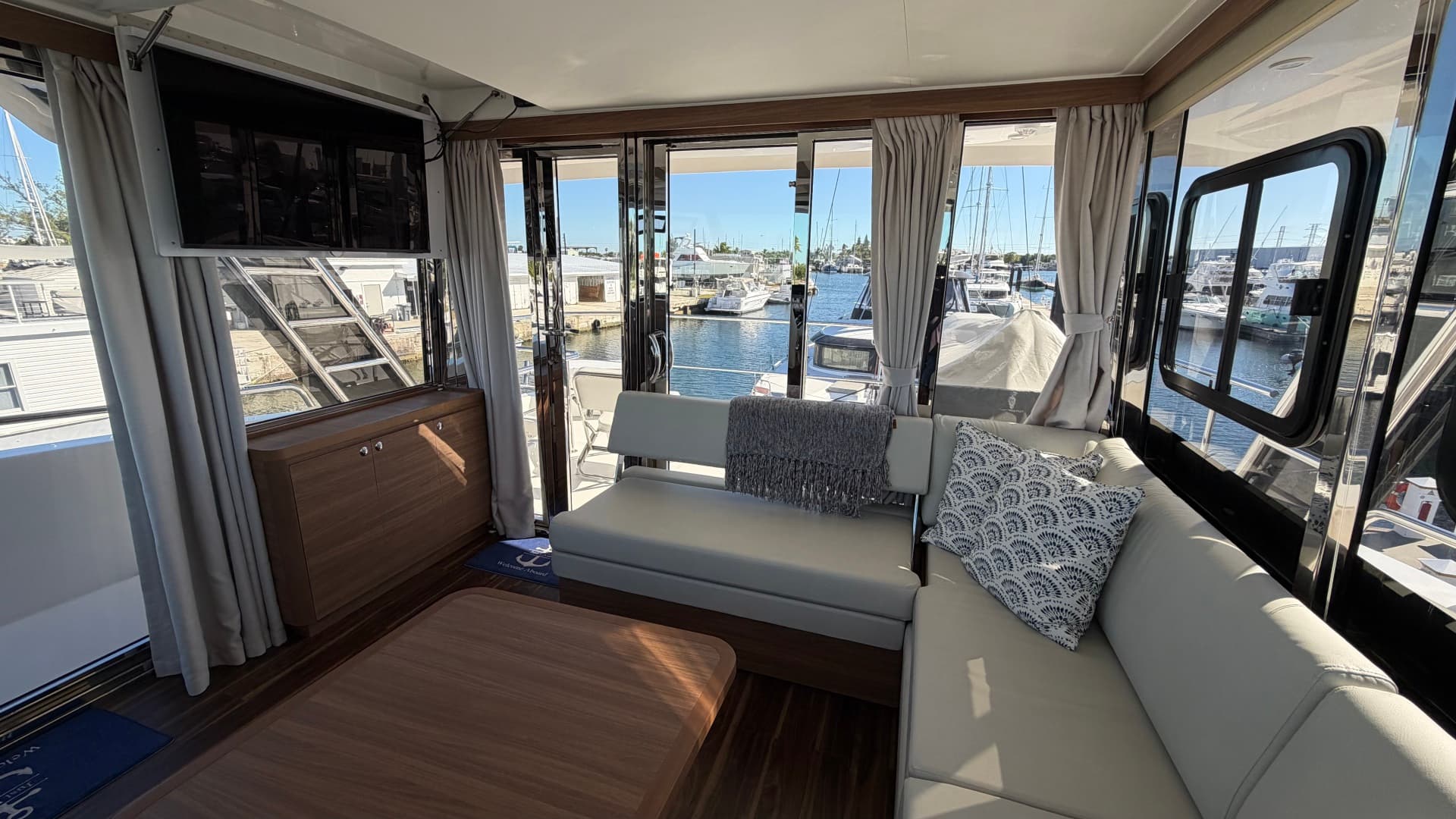 2025 Aquila 54 Enclosed Bridge — photo 74