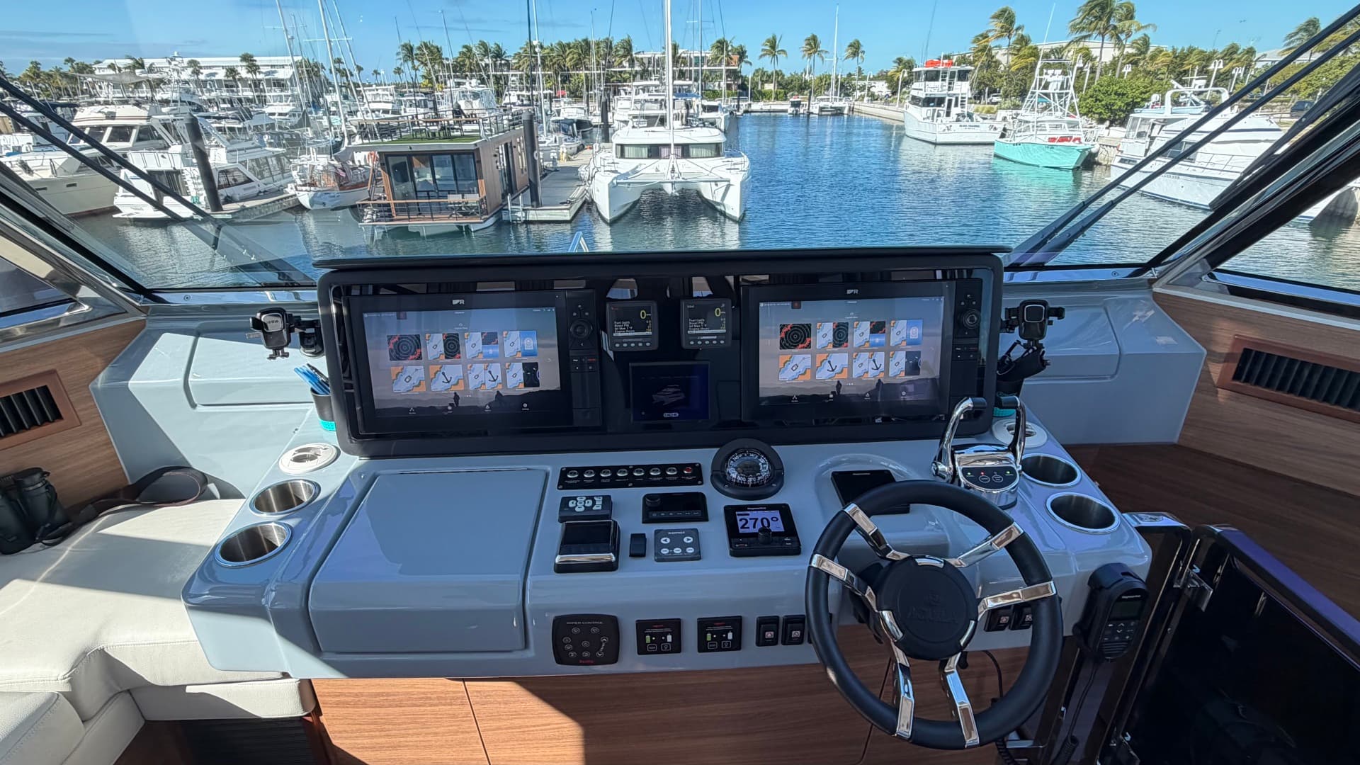 2025 Aquila 54 Enclosed Bridge — photo 73