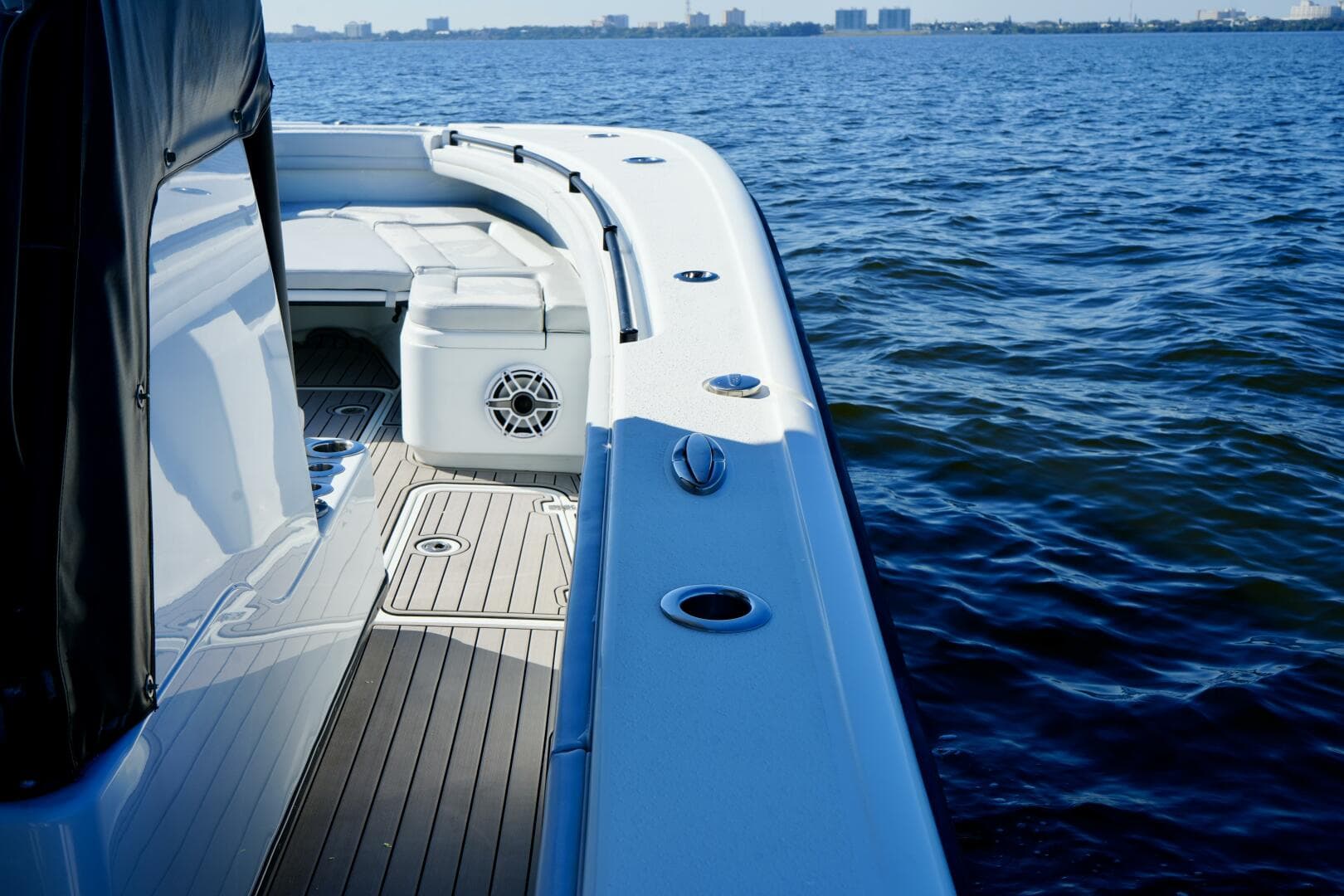 2023 Yellowfin 32 Offshore — photo 17