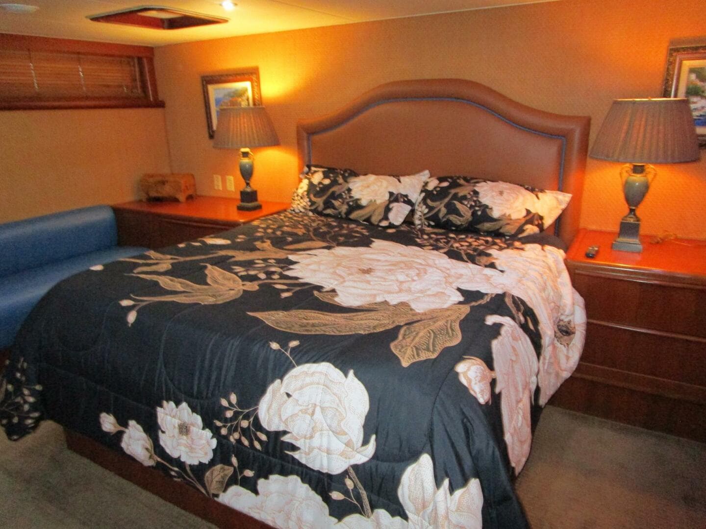 1990 Viking Cockpit — photo 21