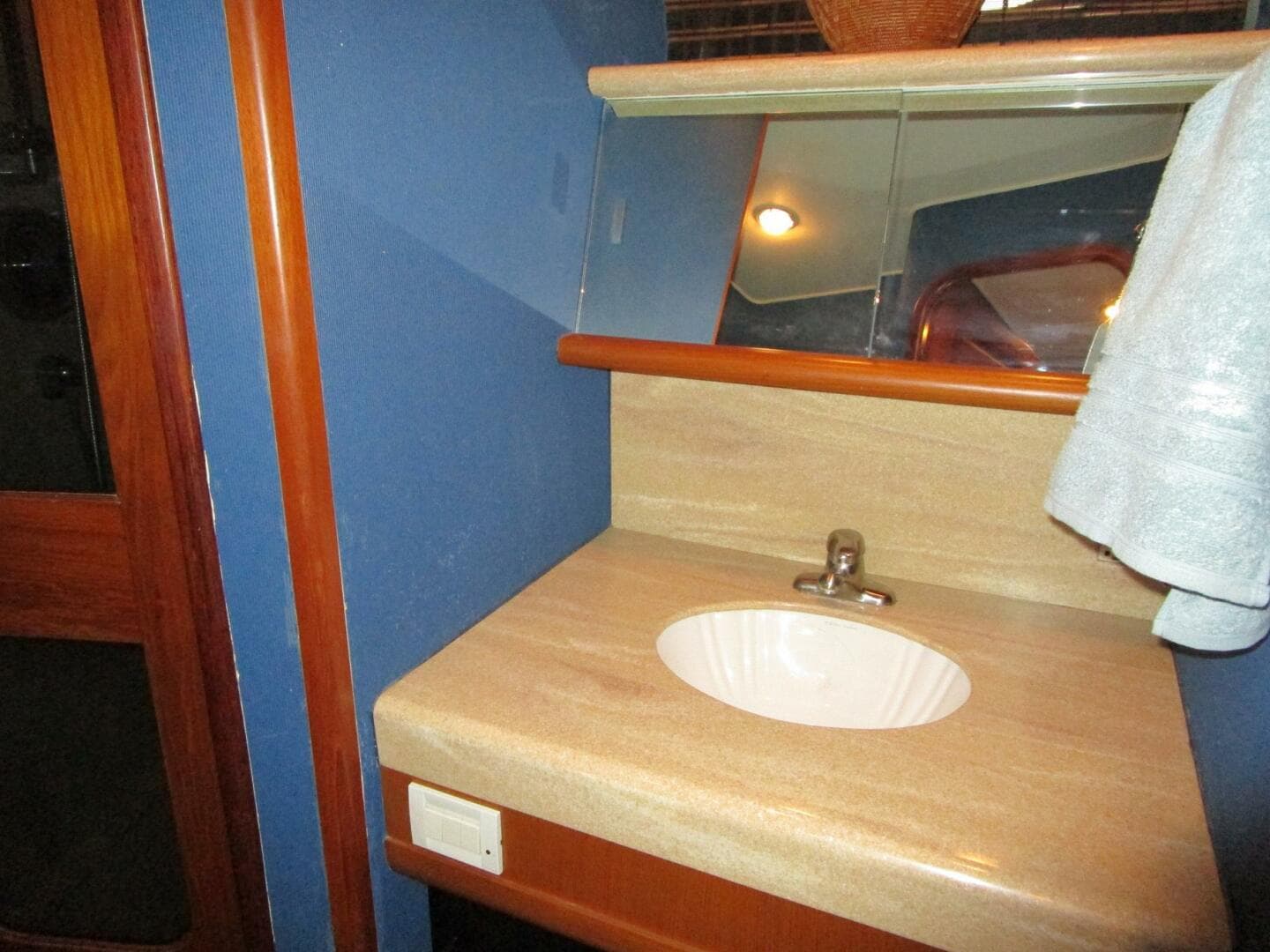 1990 Viking Cockpit — photo 32