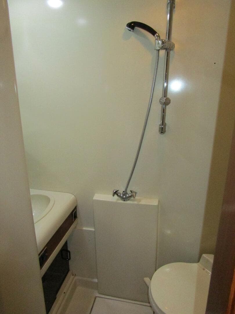 1990 Viking Cockpit — photo 37