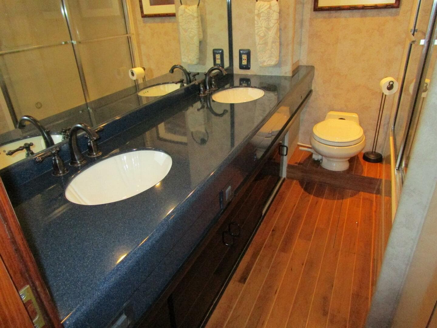 1990 Viking Cockpit — photo 25