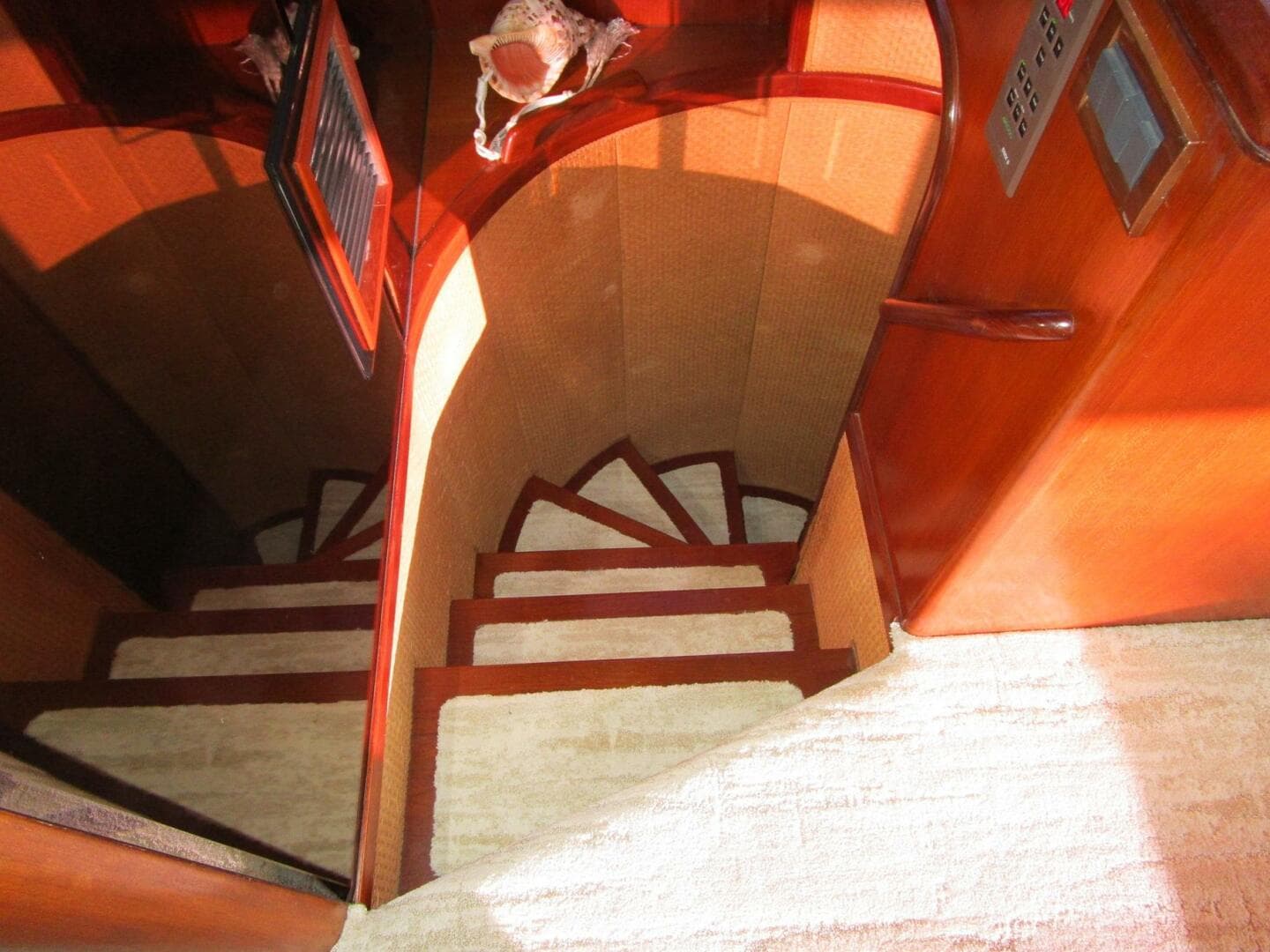 1990 Viking Cockpit — photo 17