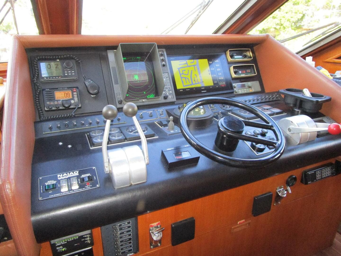 1990 Viking Cockpit — photo 2