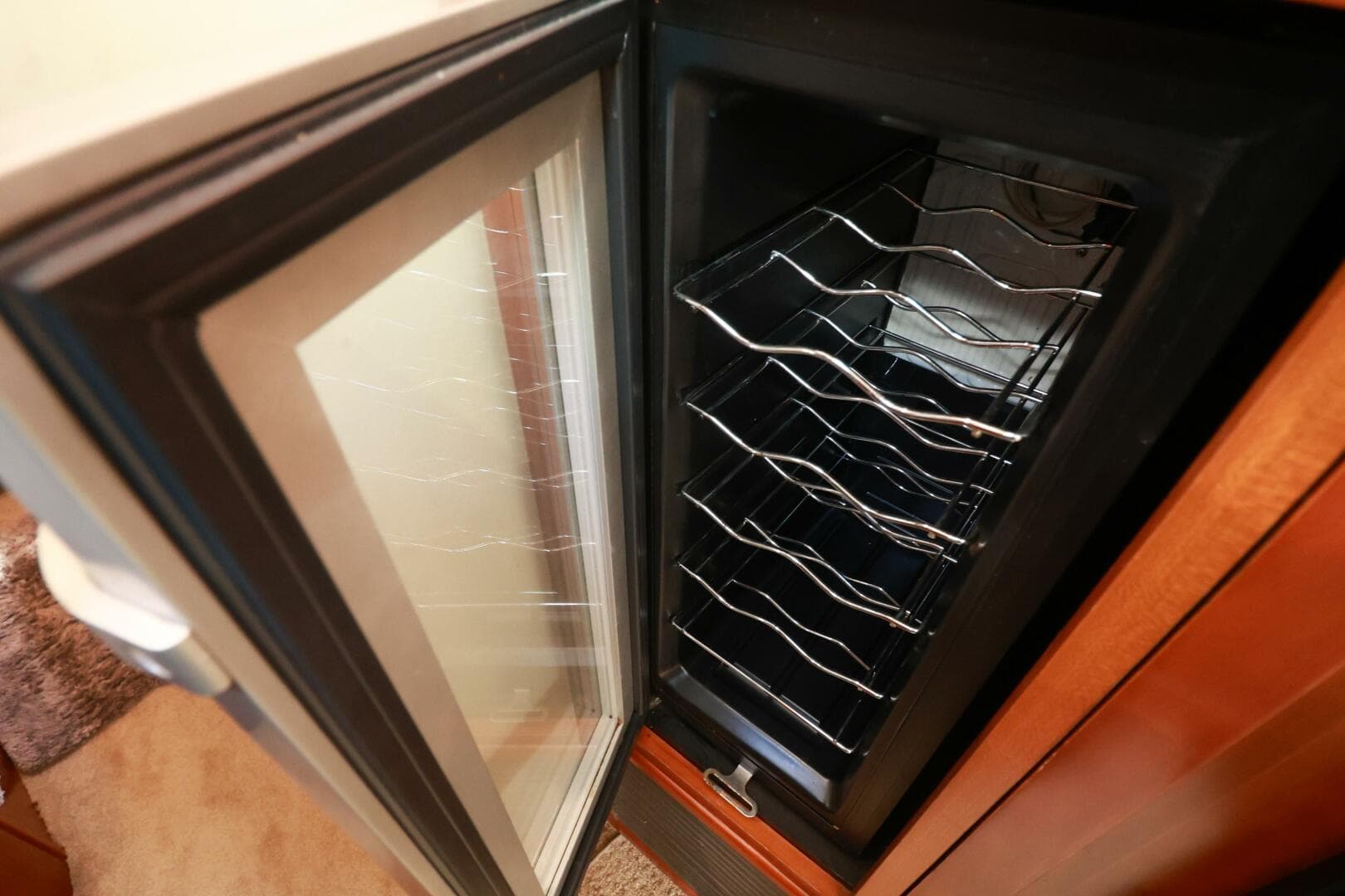 2007 Cruisers 520 Express — photo 31