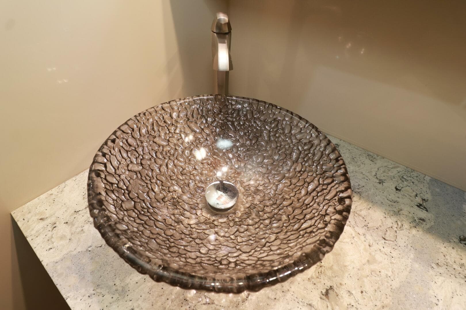 2007 Cruisers 520 Express — photo 48