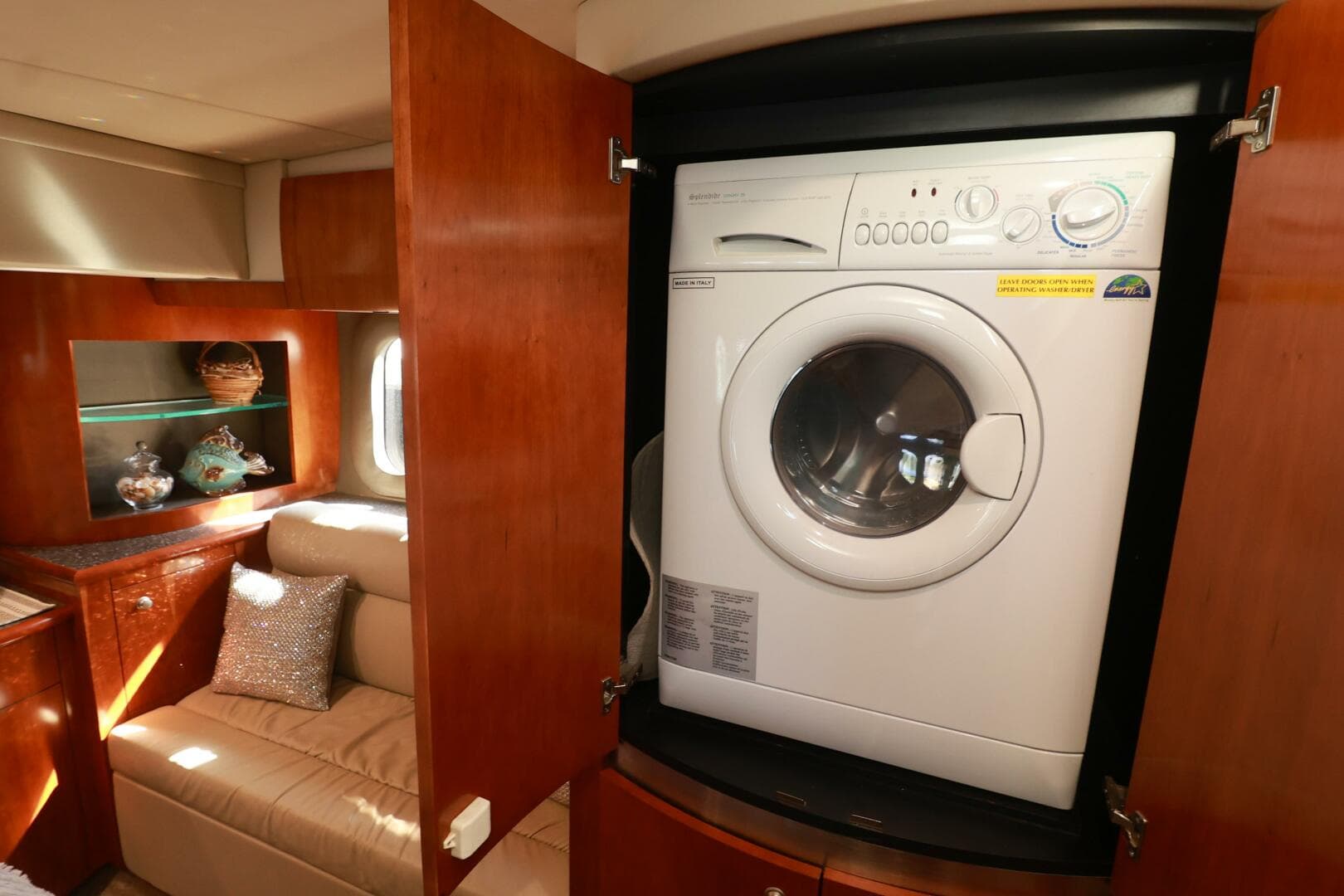 2007 Cruisers 520 Express — photo 45