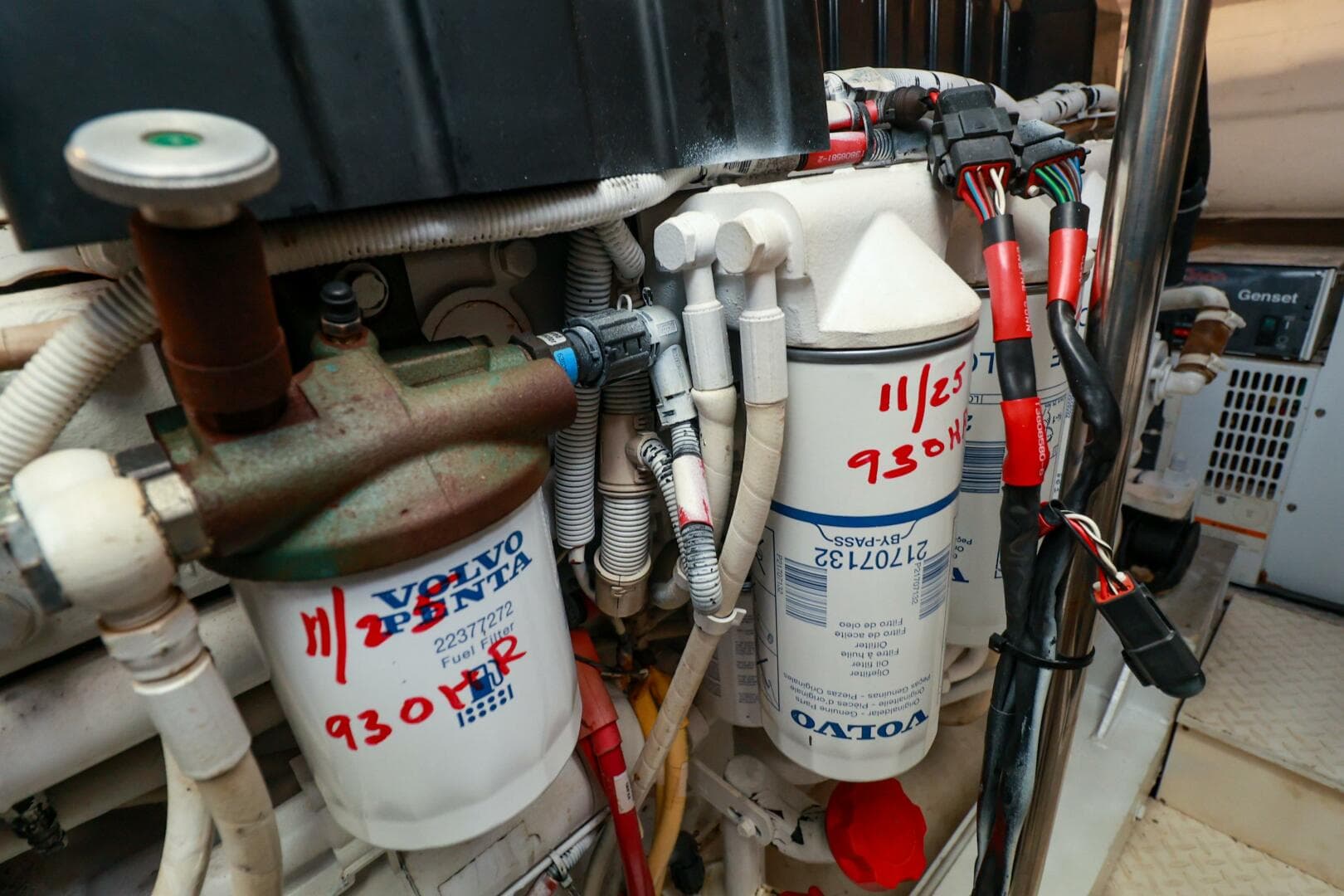 2007 Cruisers 520 Express — photo 56