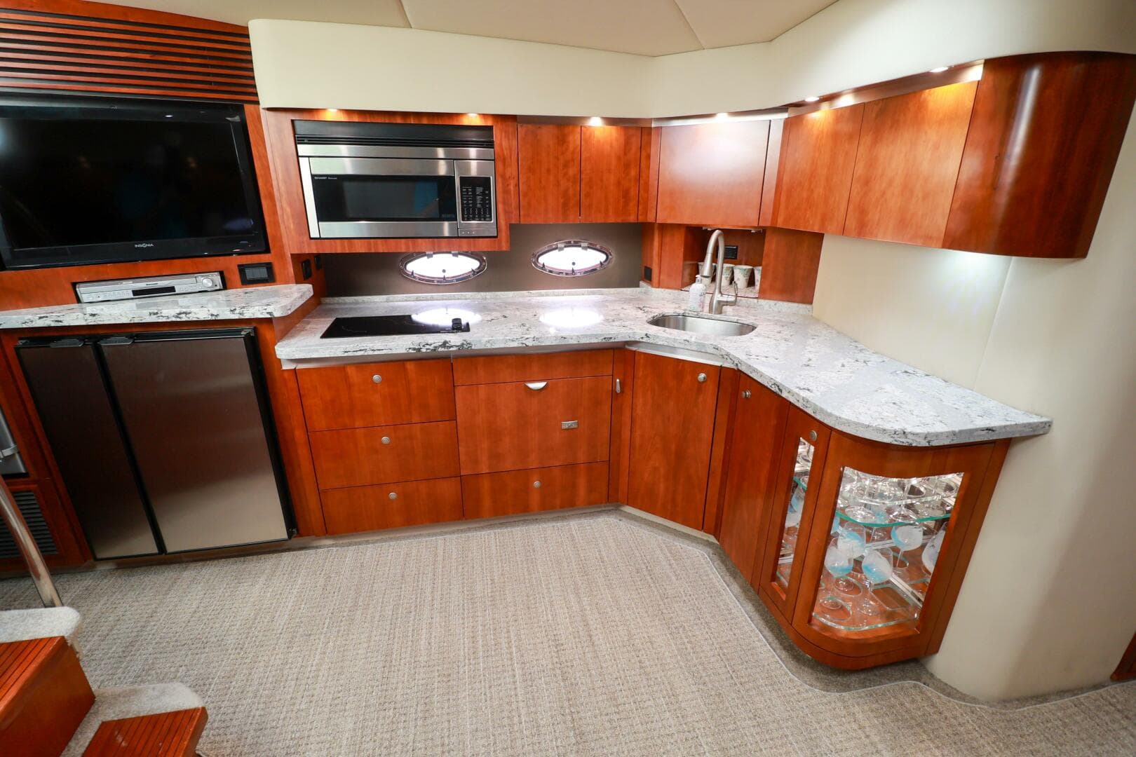 2007 Cruisers 520 Express — photo 28