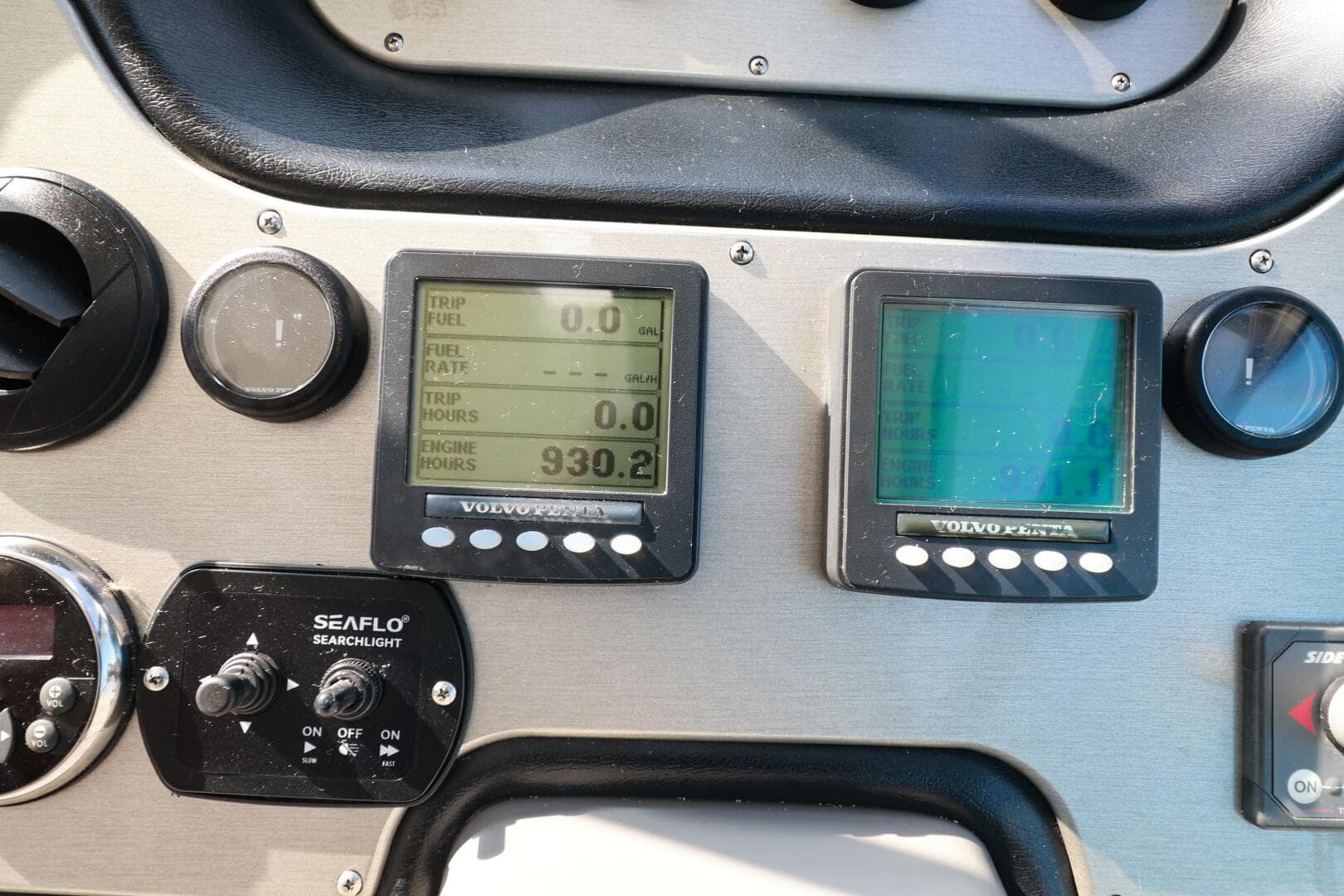 2007 Cruisers 520 Express — photo 14