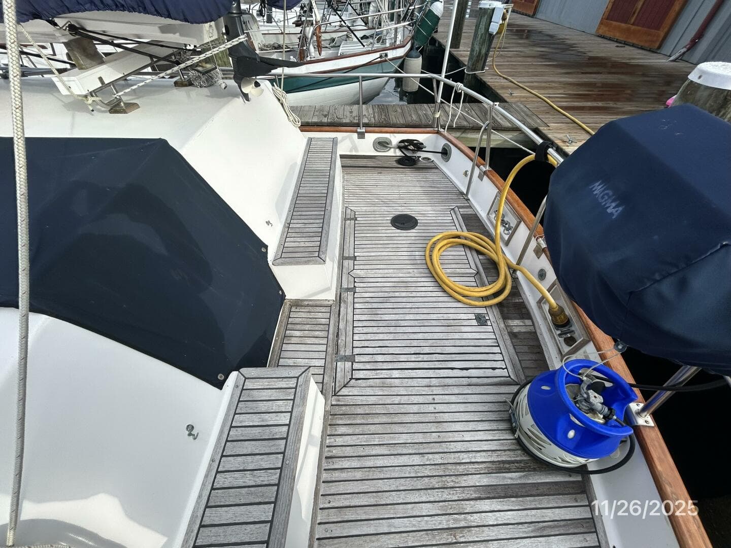 1989 Grand Banks Classic — photo 36