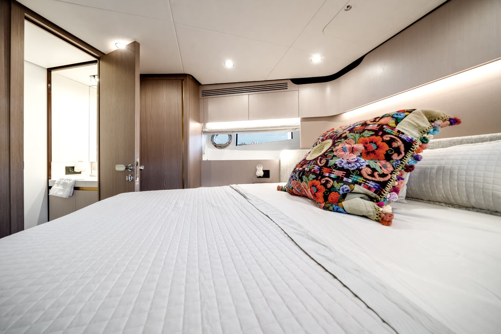 2022 Azimut 60 Fly — photo 17