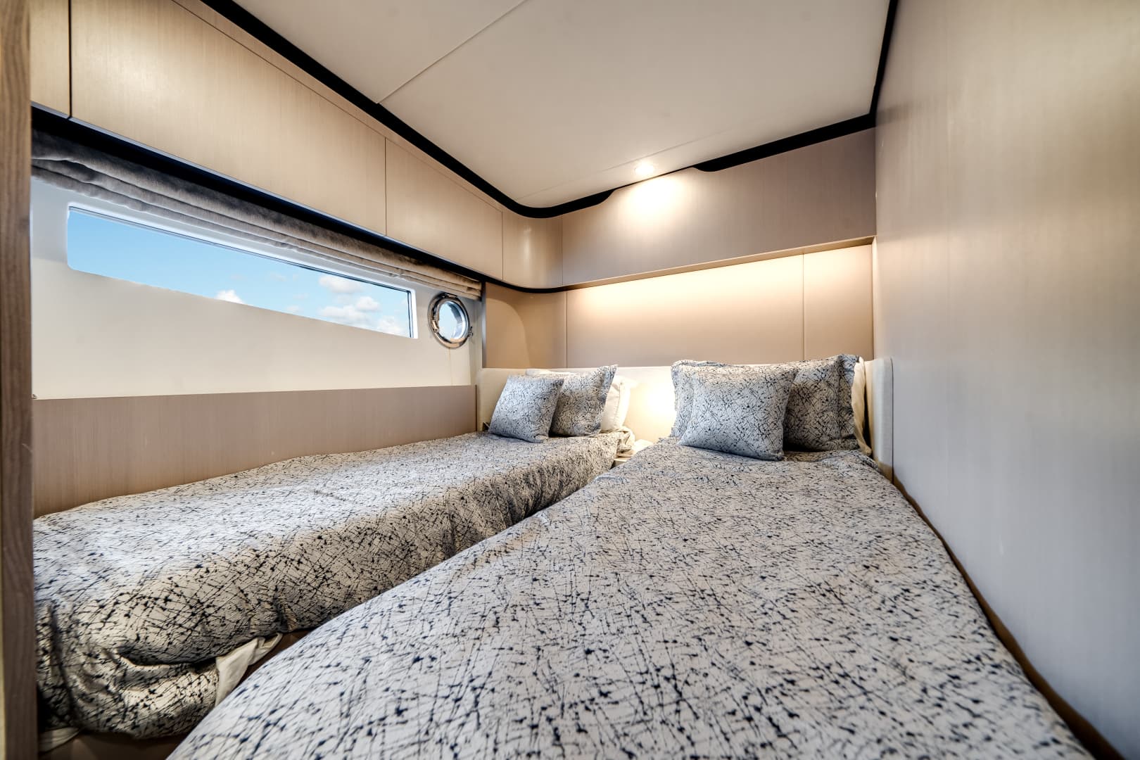 2022 Azimut 60 Fly — photo 19