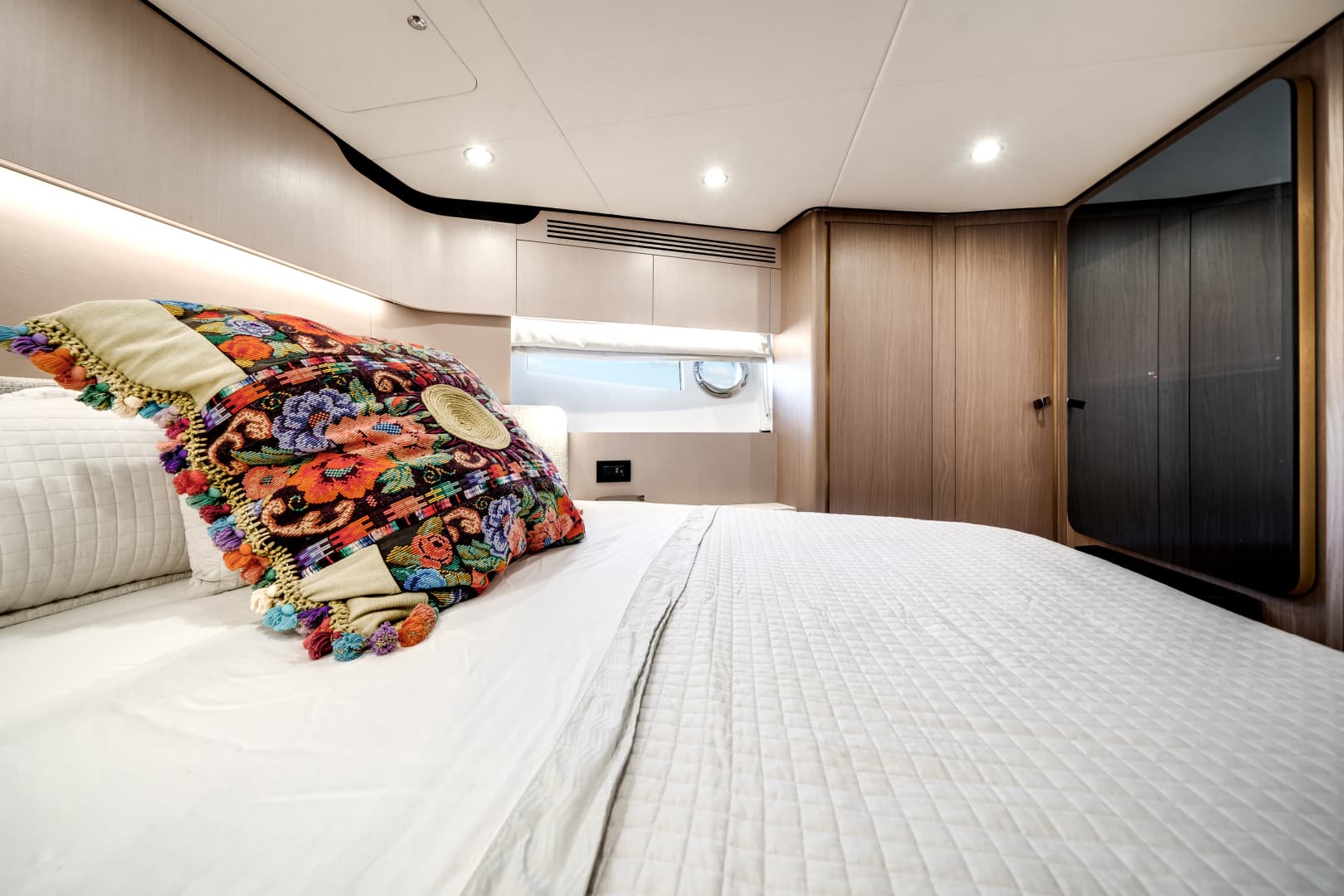 2022 Azimut 60 Fly — photo 18