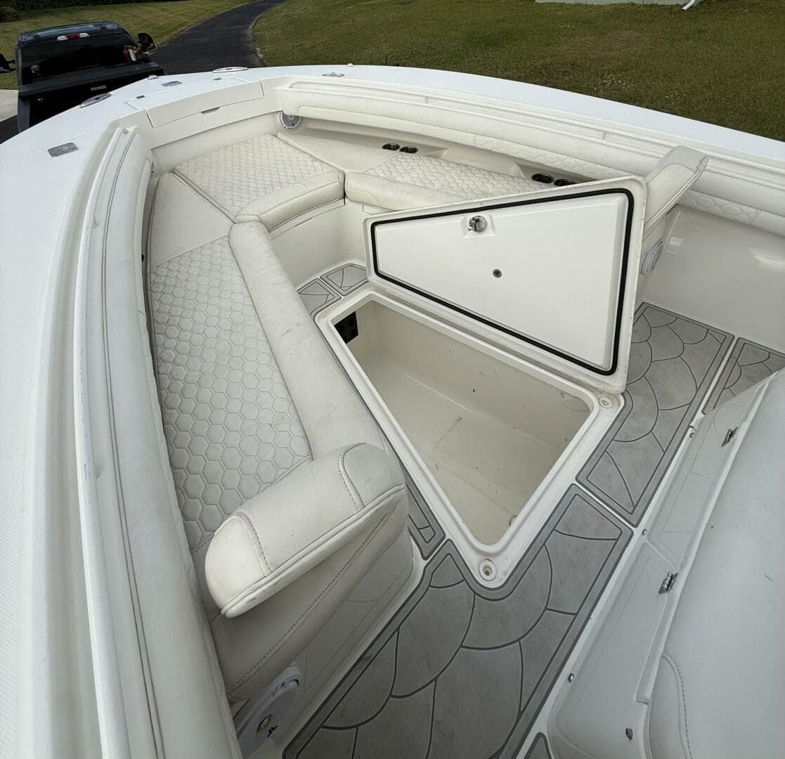 2017 Regulator 28 — photo 4