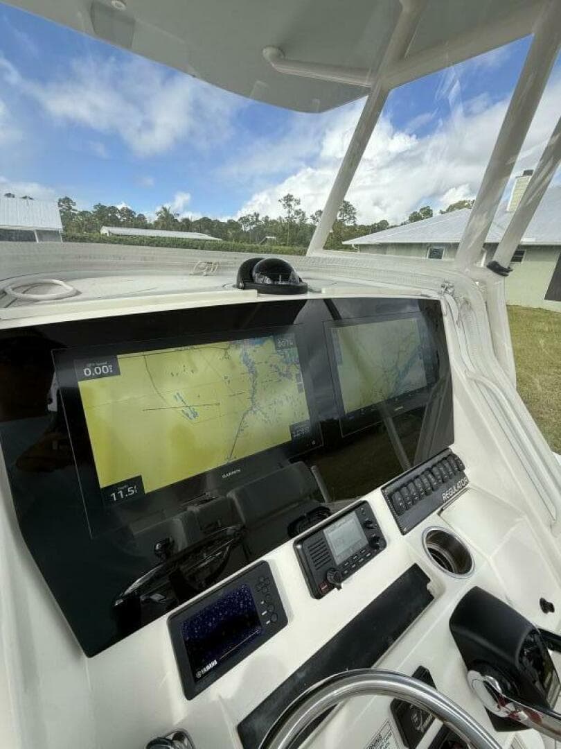 2017 Regulator 28 — photo 12