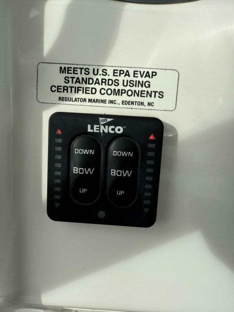 2017 Regulator 28 — photo 14