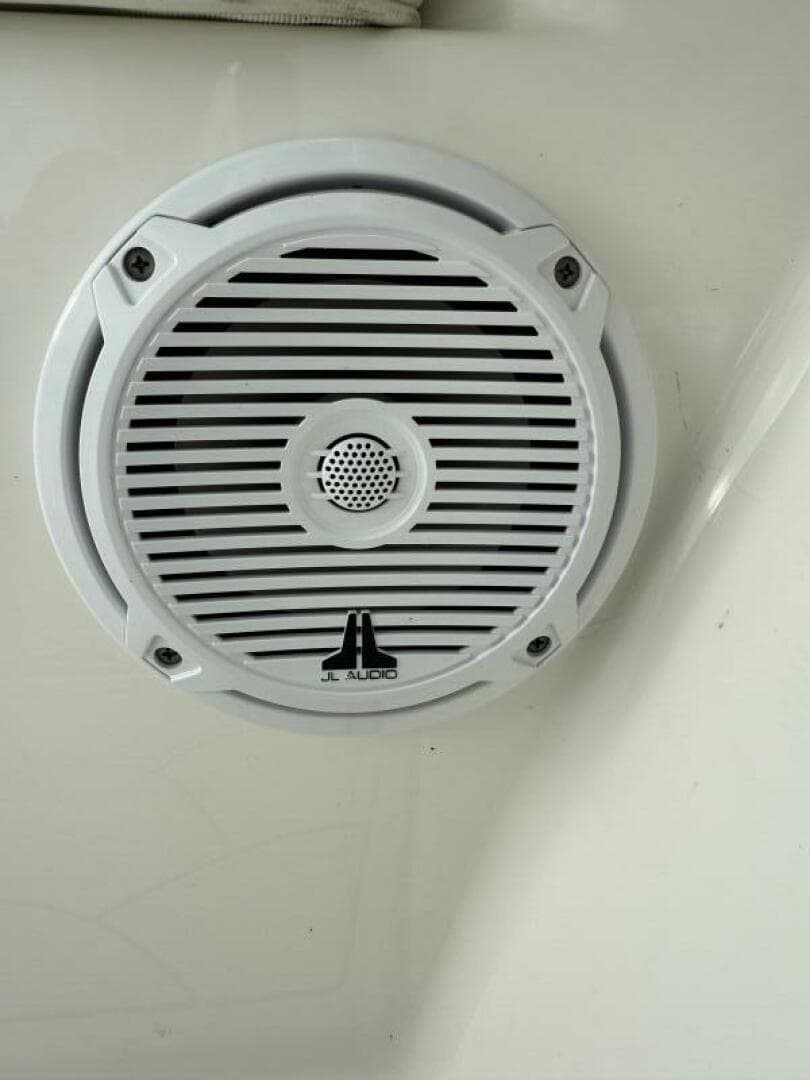 2017 Regulator 28 — photo 23