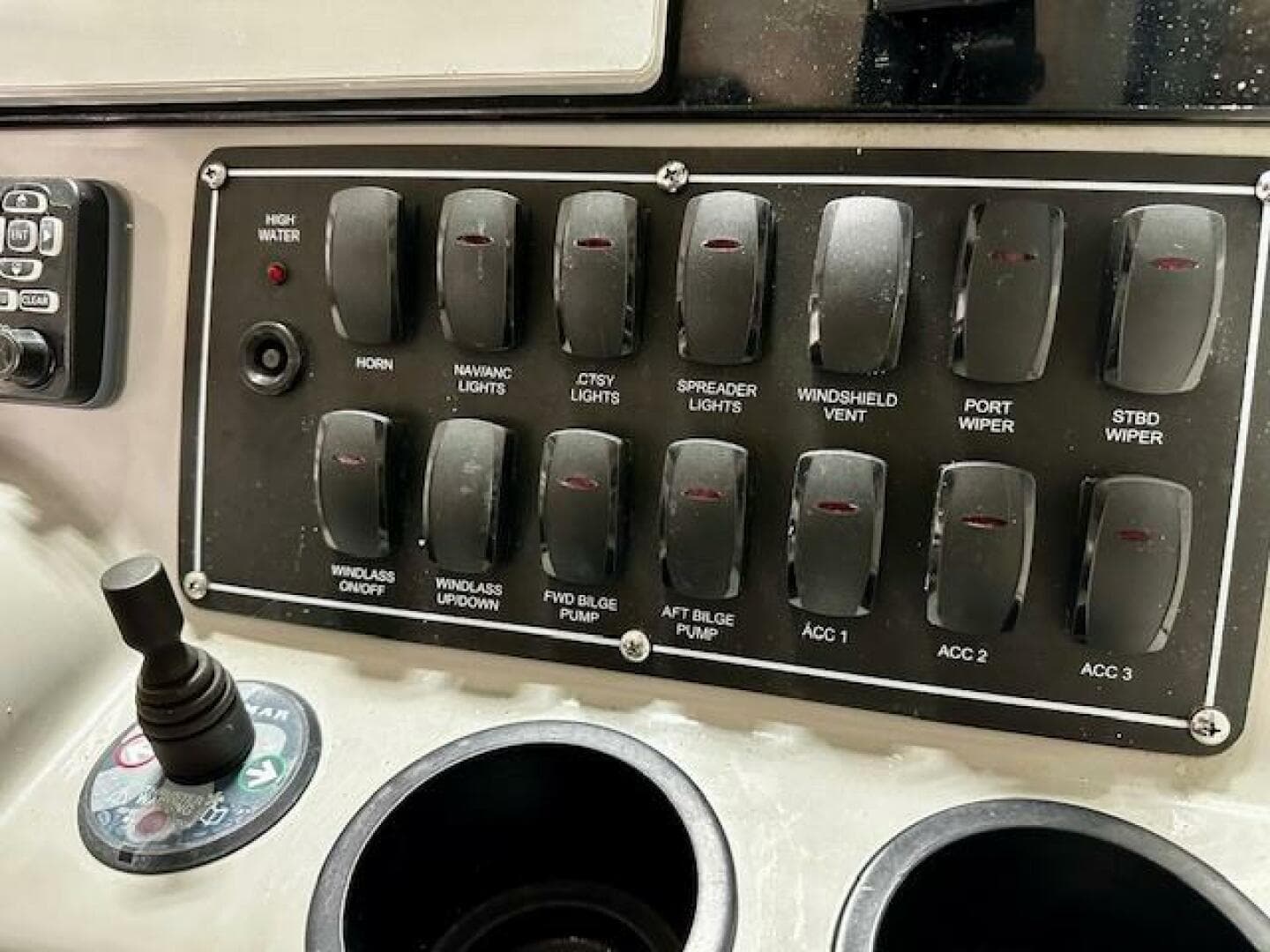 2016 Boston Whaler 285 Conquest — photo 32