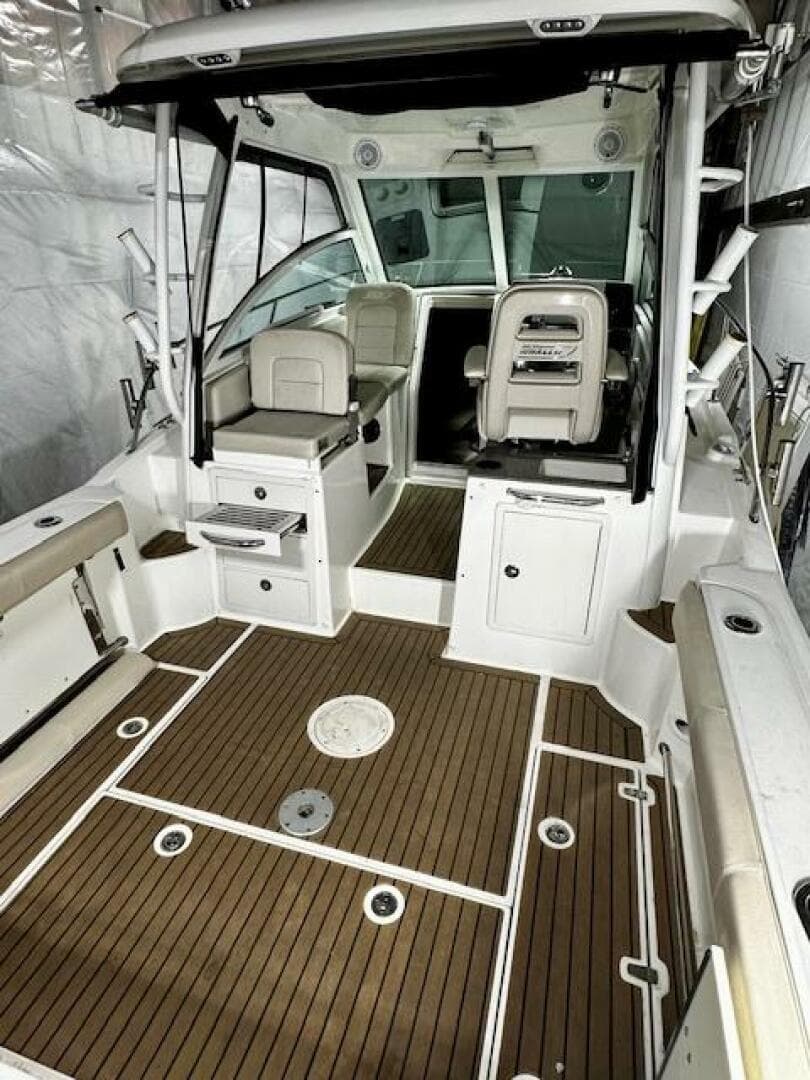 2016 Boston Whaler 285 Conquest — photo 11