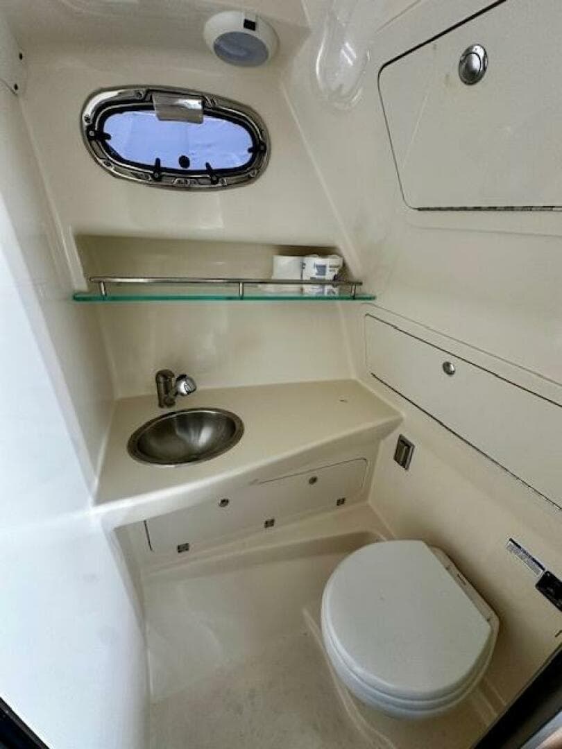 2016 Boston Whaler 285 Conquest — photo 14