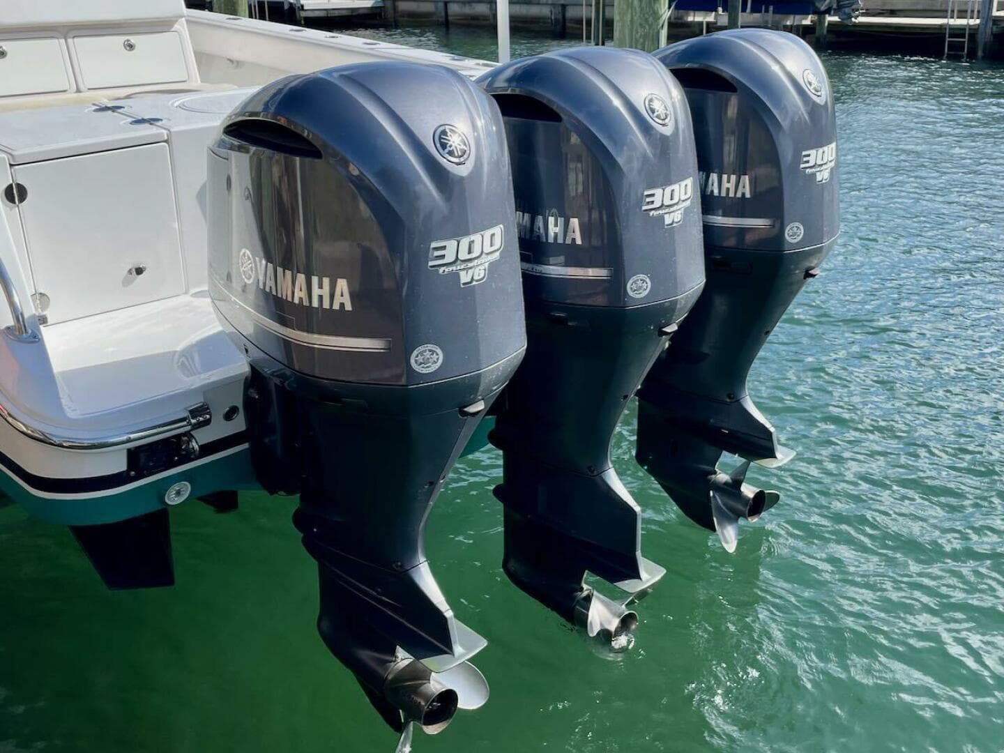 2013 Bahama 37 CC — photo 30