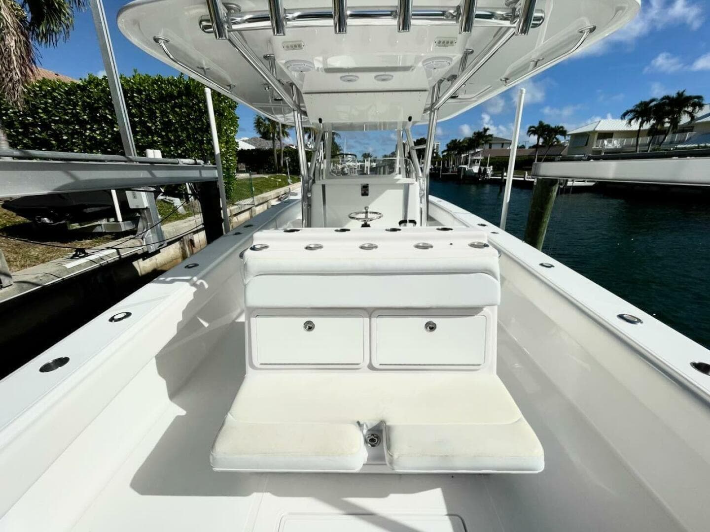 2013 Bahama 37 CC — photo 24