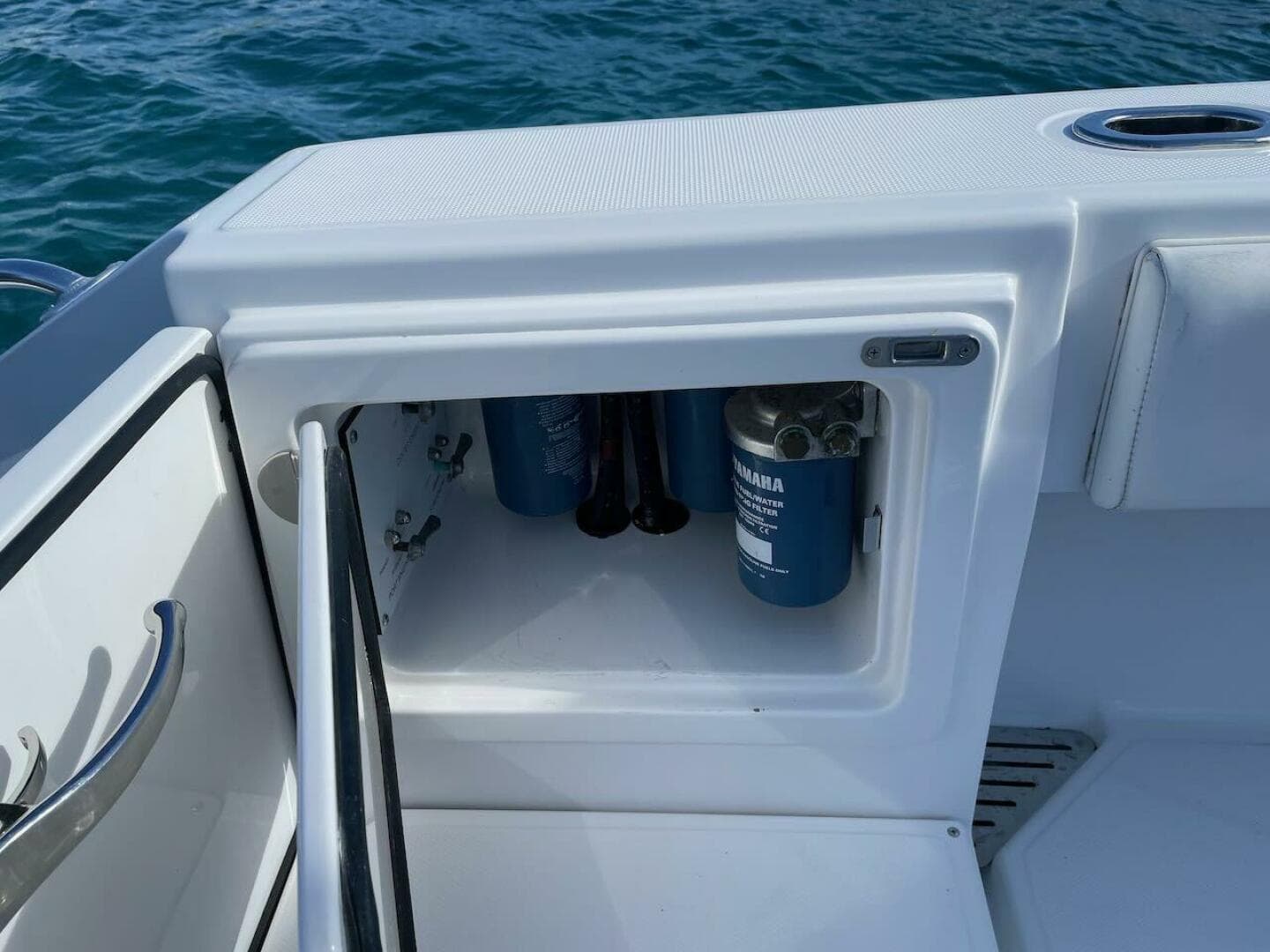 2013 Bahama 37 CC — photo 15