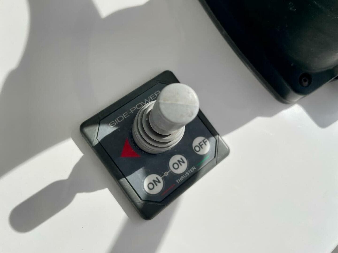 2013 Bahama 37 CC — photo 27