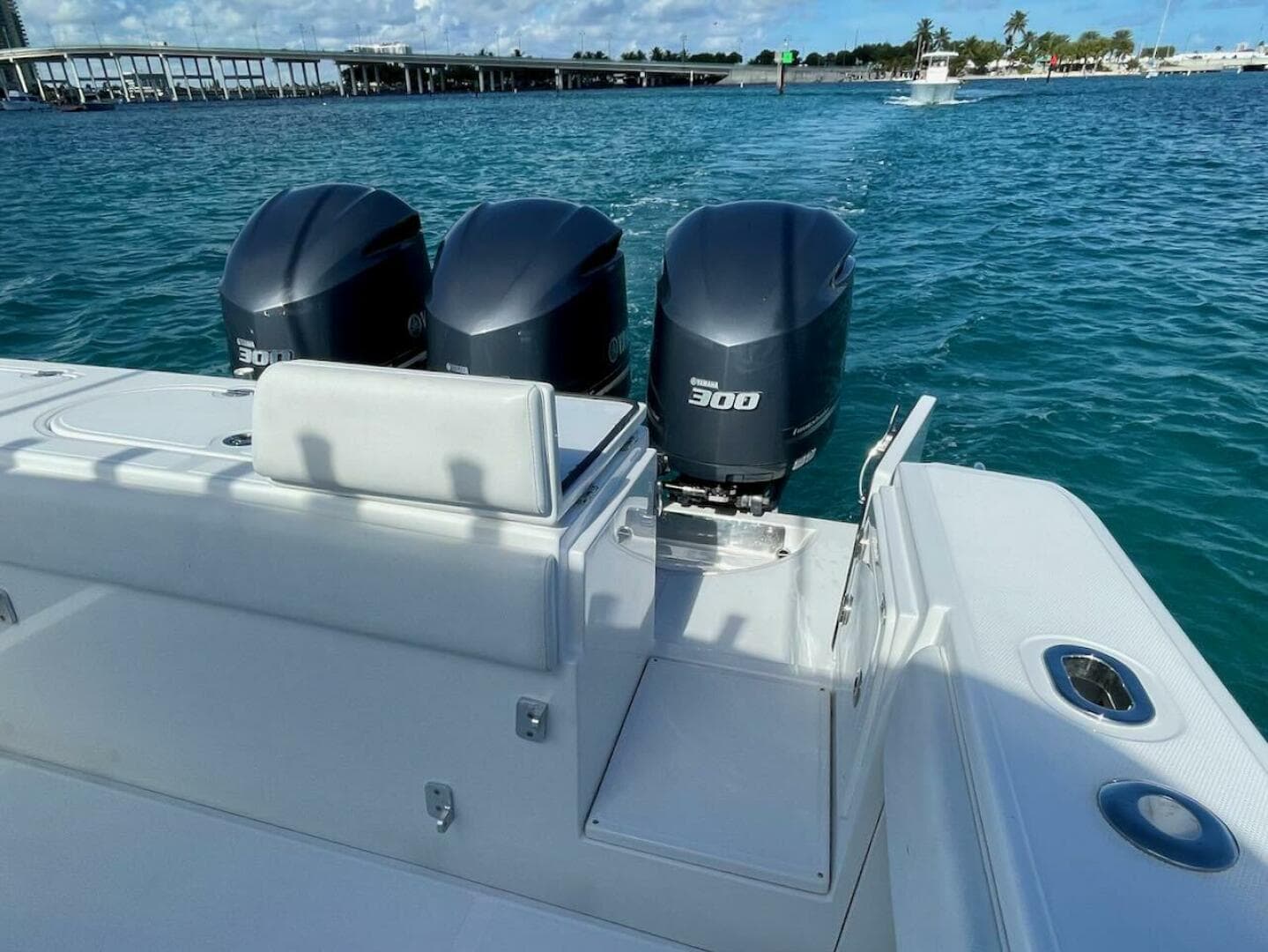 2013 Bahama 37 CC — photo 16